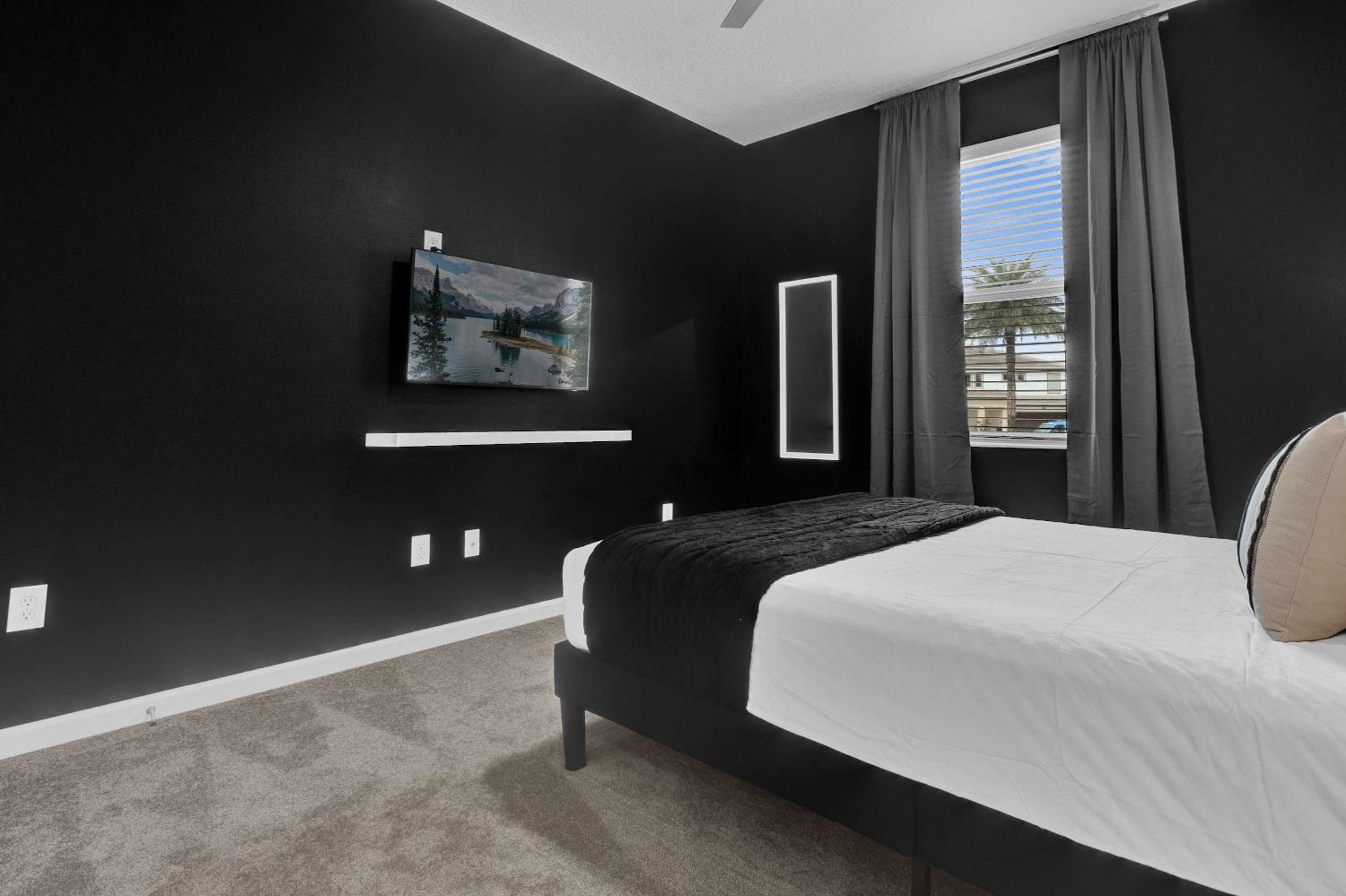 Luxury Home - ALL the extras - Sleeps 39