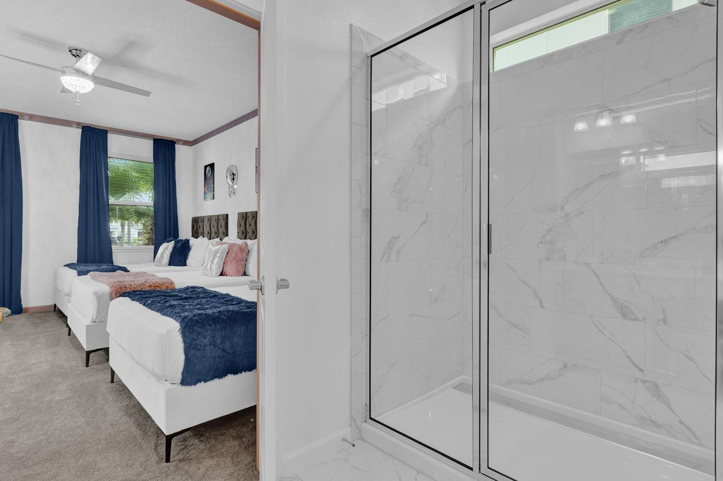 Luxury Home - ALL the extras - Sleeps 39