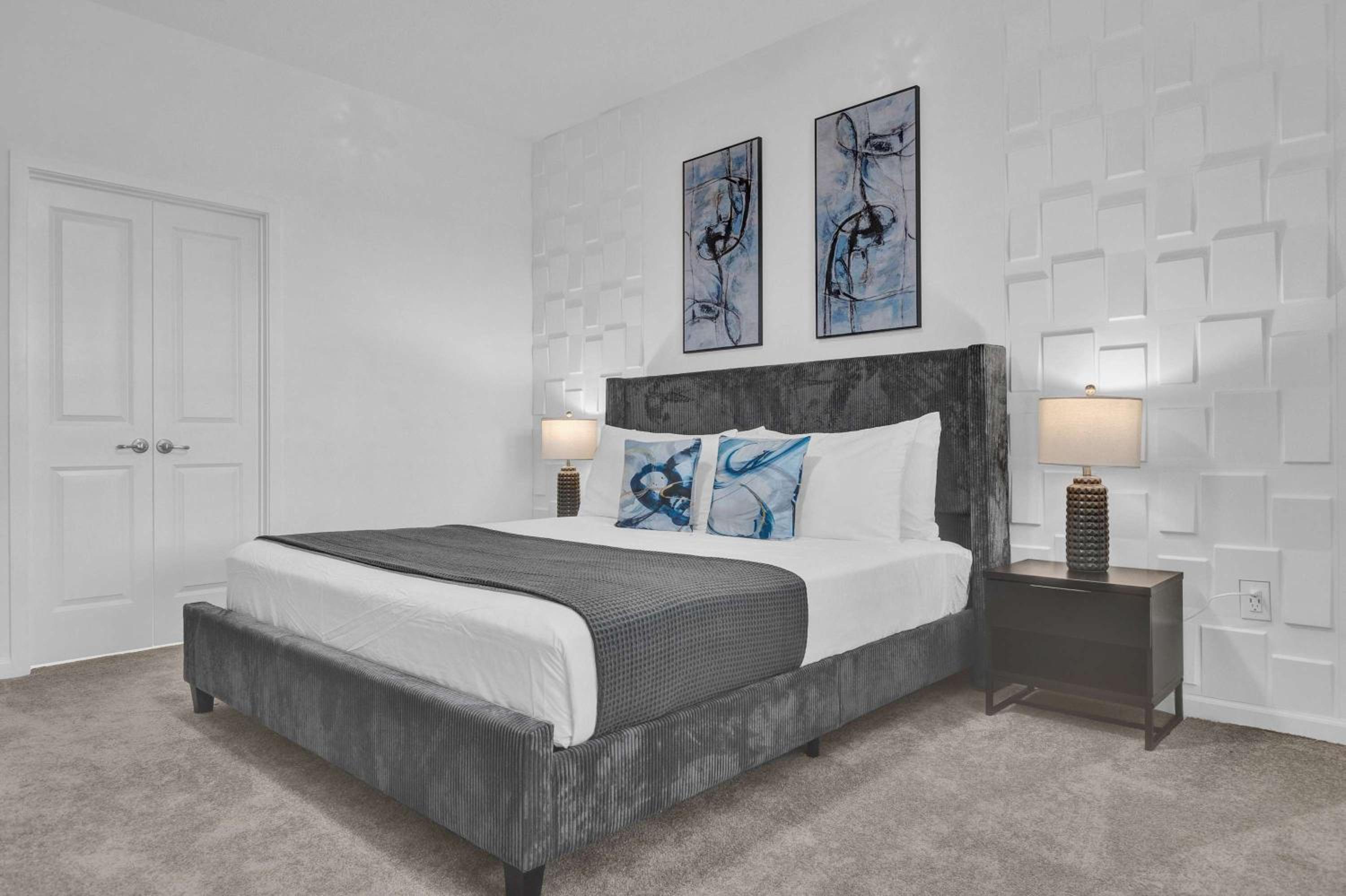 Luxury Home - ALL the extras - Sleeps 39