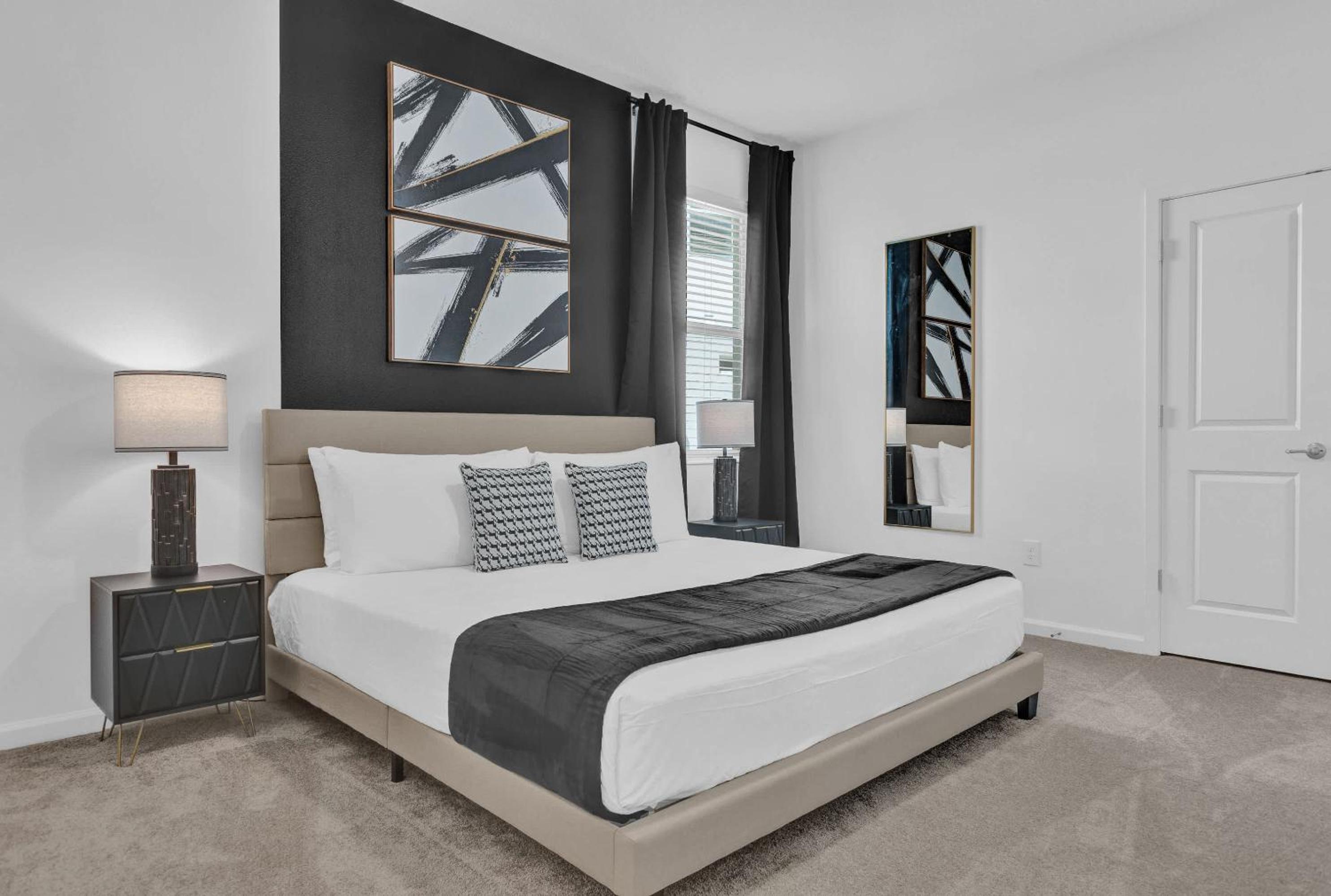 Luxury Home - ALL the extras - Sleeps 39