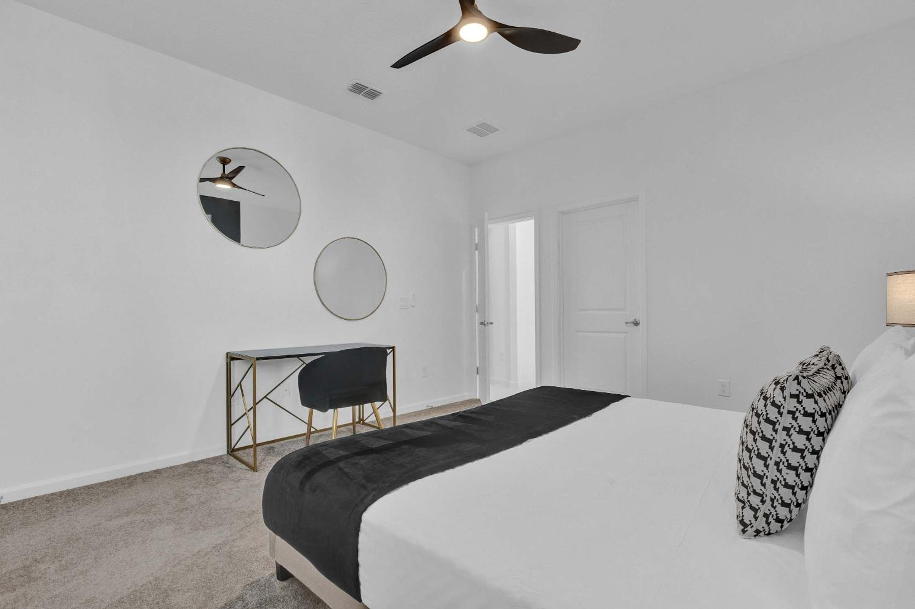 Luxury Home - ALL the extras - Sleeps 39