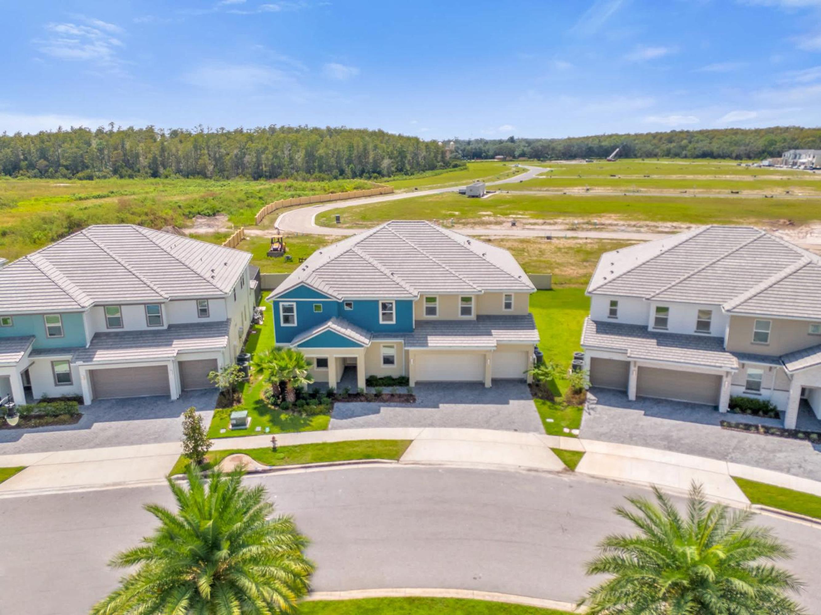 Luxury Home - ALL the extras - Sleeps 39