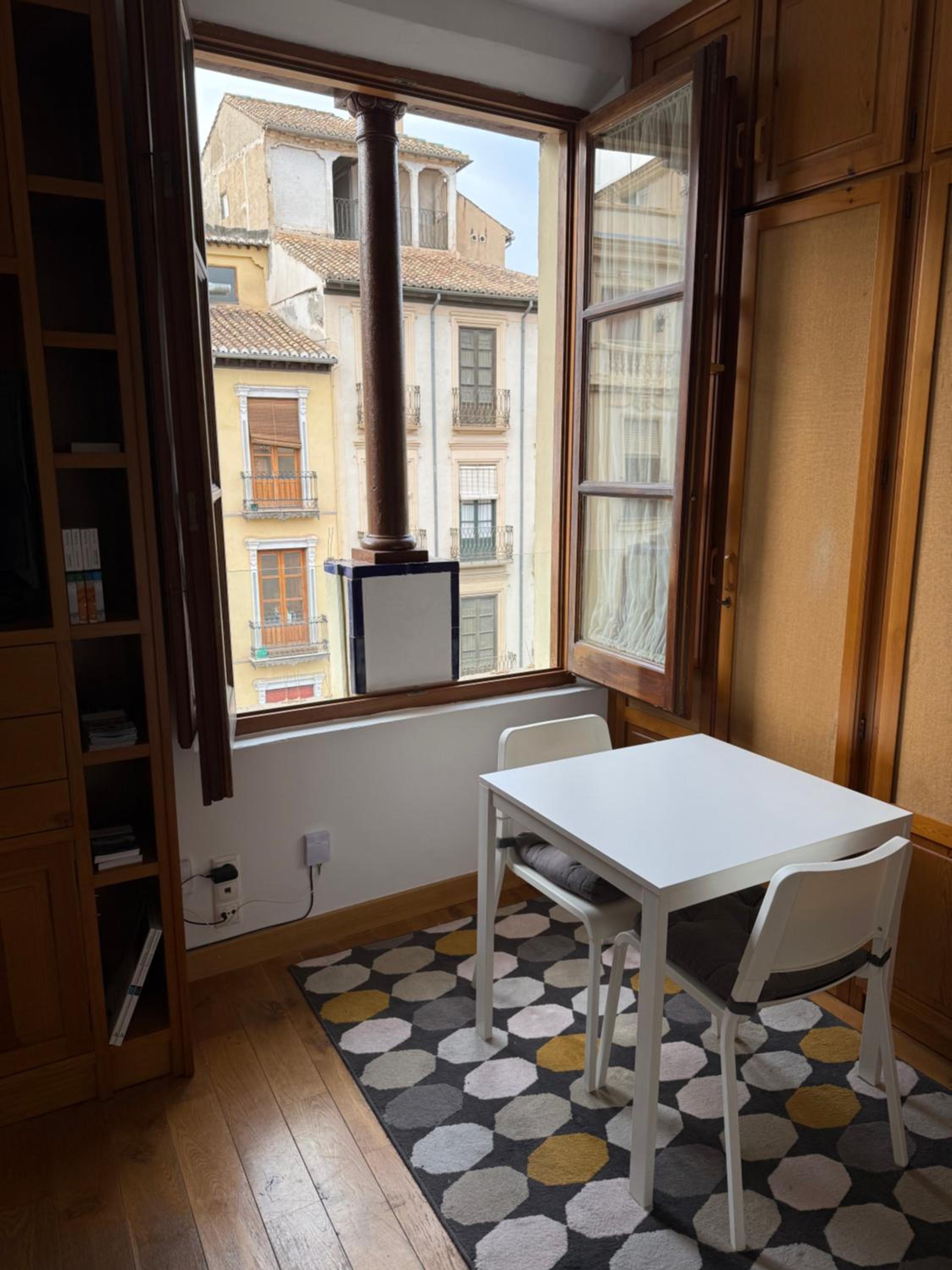 Cozy studio 6 min to Alhambra-2 min to Cathedral walking view 5
