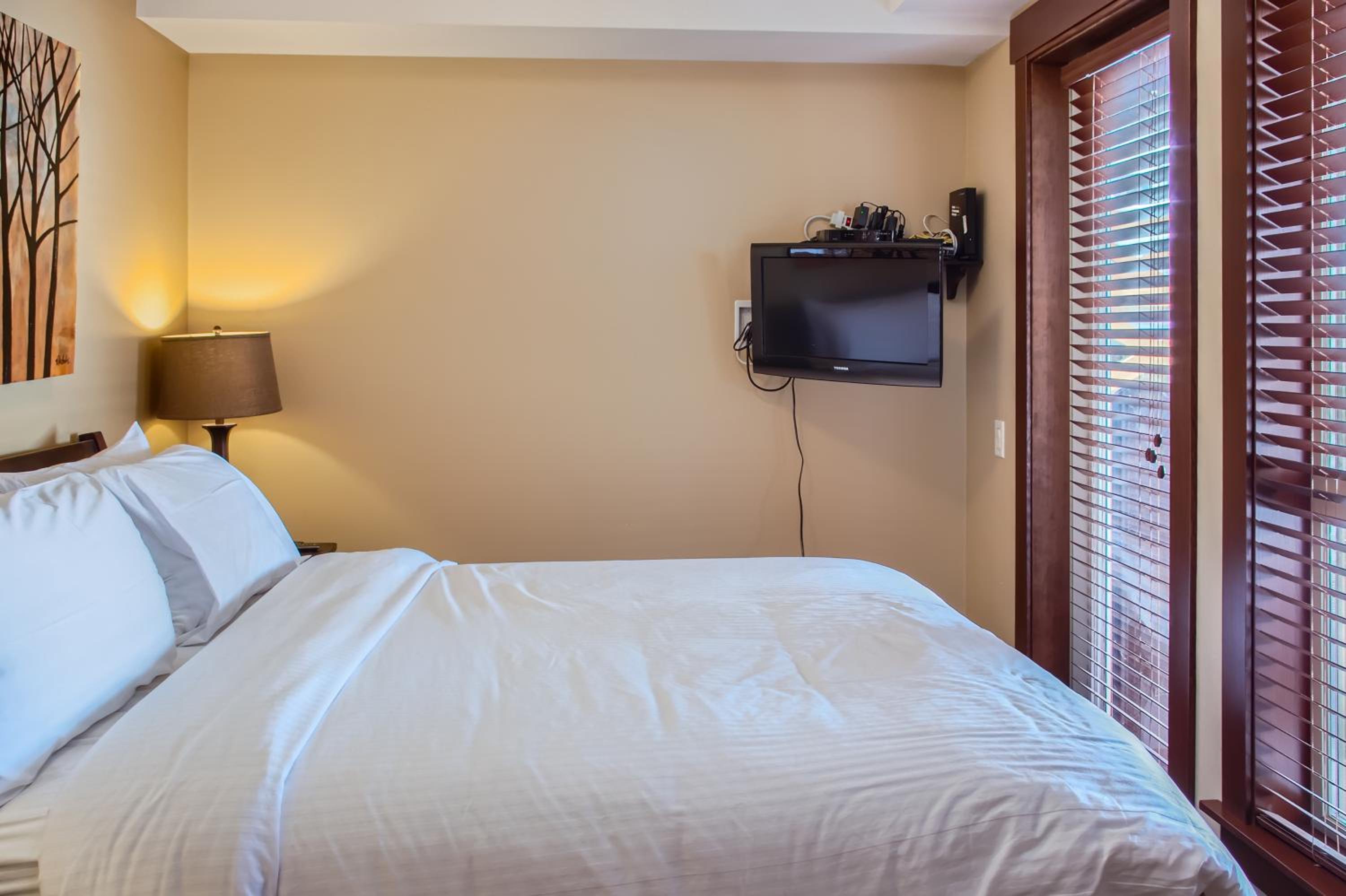 Stonegate Resort Unit C103