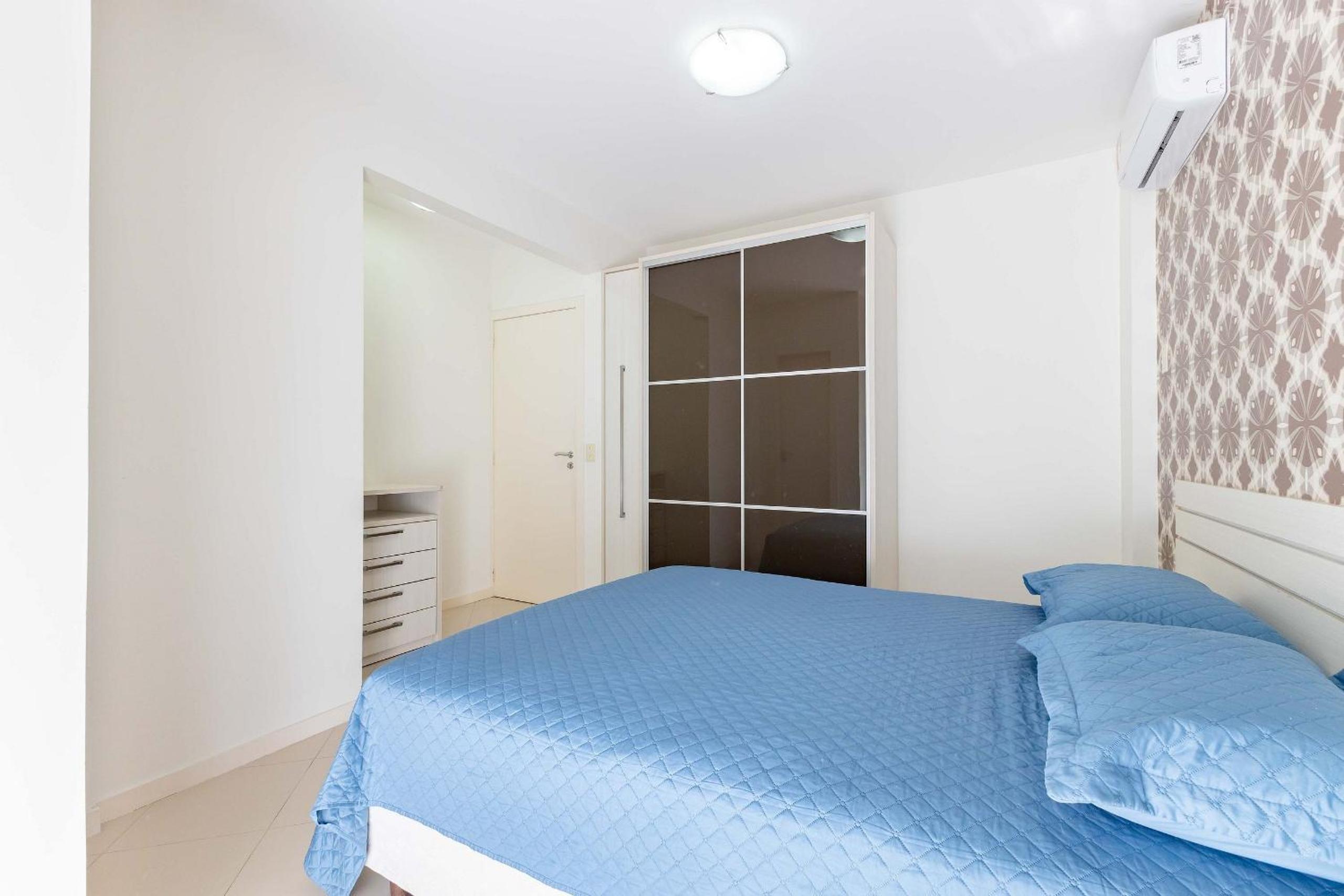 Amplo Apartamento a 70 metros da Praia de 4Ilhas