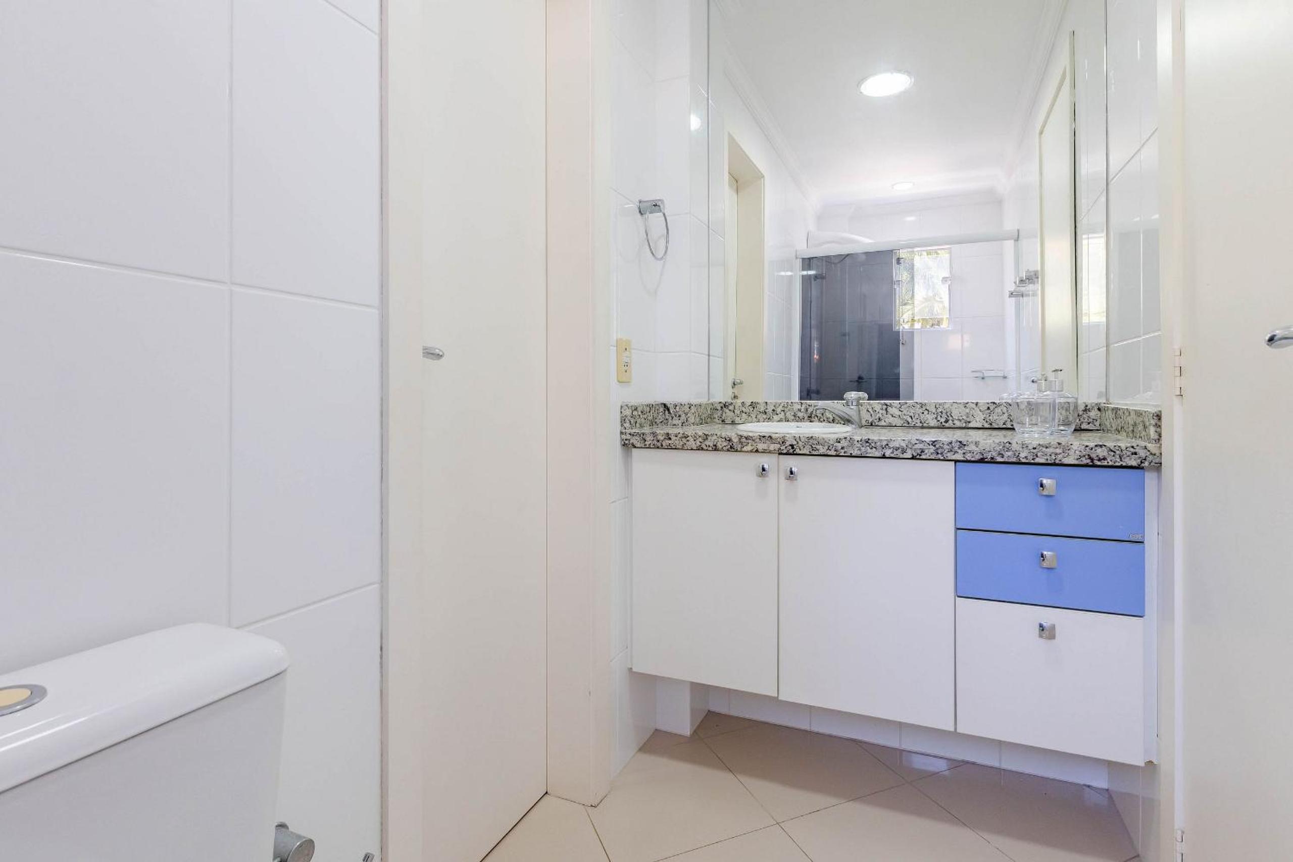 Amplo Apartamento a 70 metros da Praia de 4Ilhas