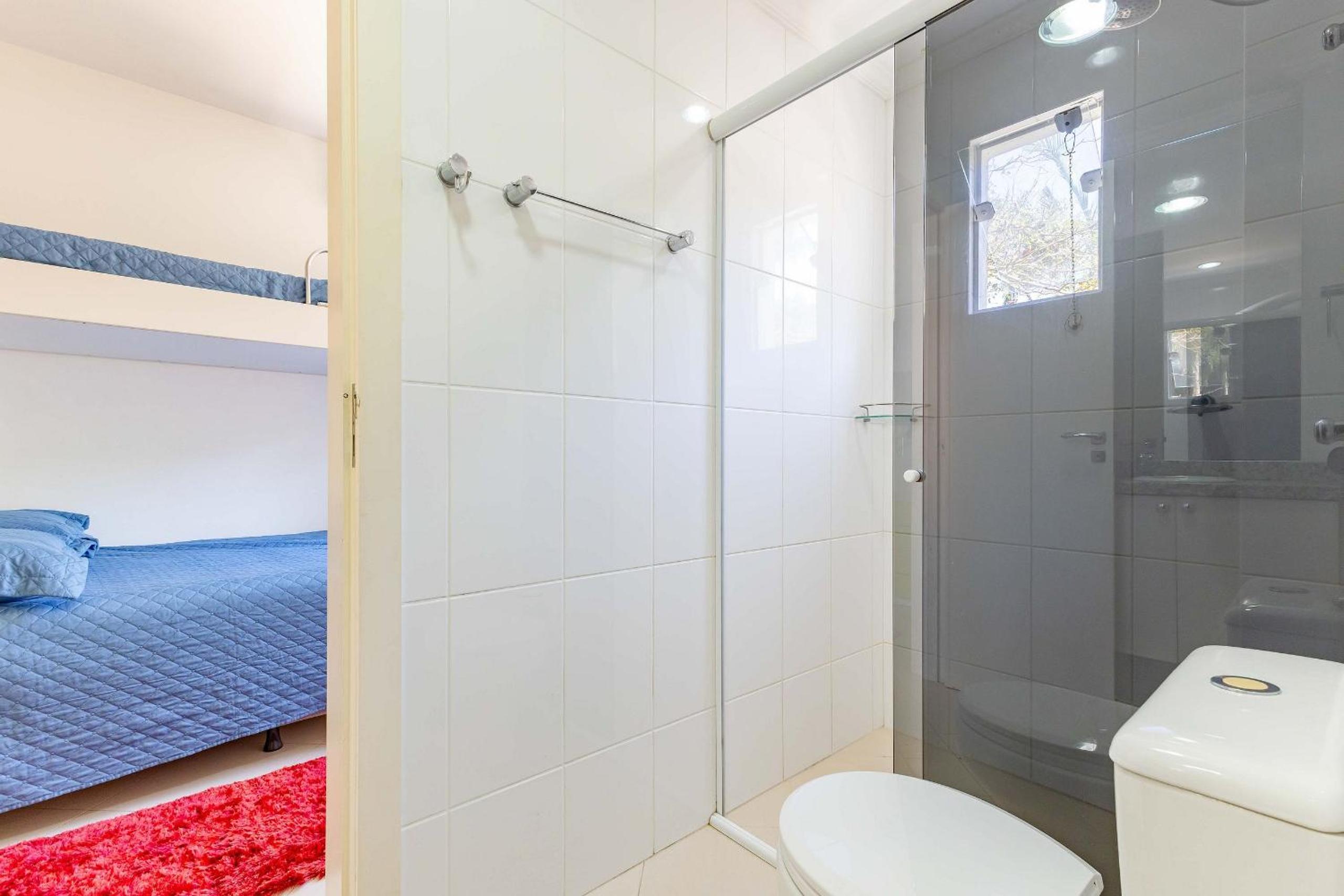 Amplo Apartamento a 70 metros da Praia de 4Ilhas