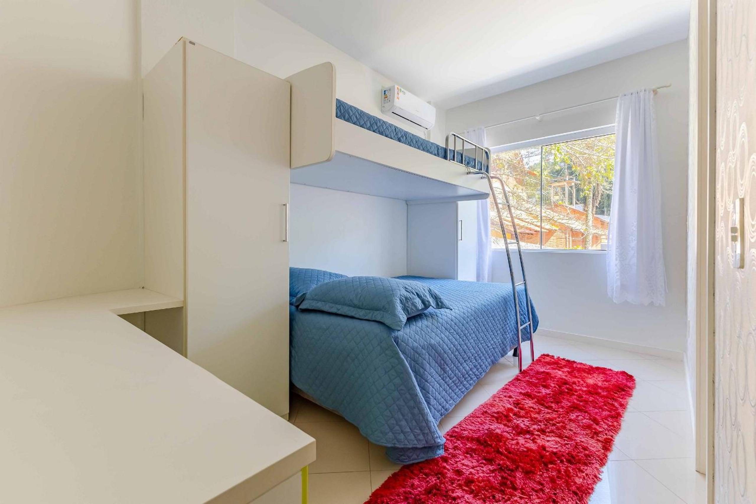 Amplo Apartamento a 70 metros da Praia de 4Ilhas