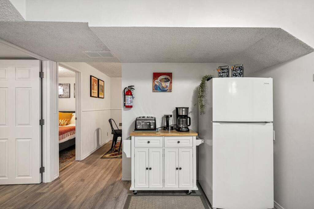 Voyager's Hub- Calgary InnerCity 3BD 4Bed Sleeps 8
