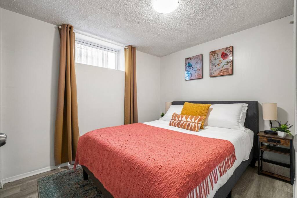 Voyager's Hub- Calgary InnerCity 3BD 4Bed Sleeps 8