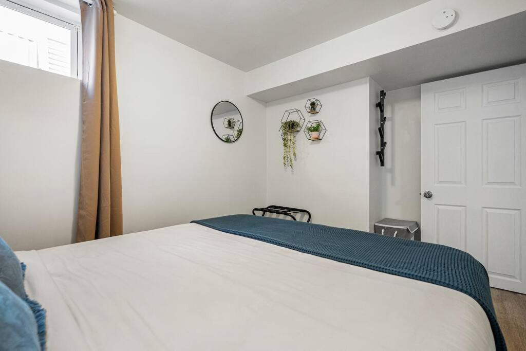 Voyager's Hub- Calgary InnerCity 3BD 4Bed Sleeps 8