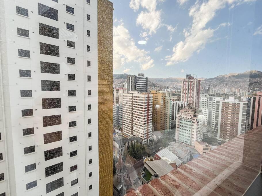 Sky Suites - Wonderful Spacious and Warm Apt with nice views in La Paz!