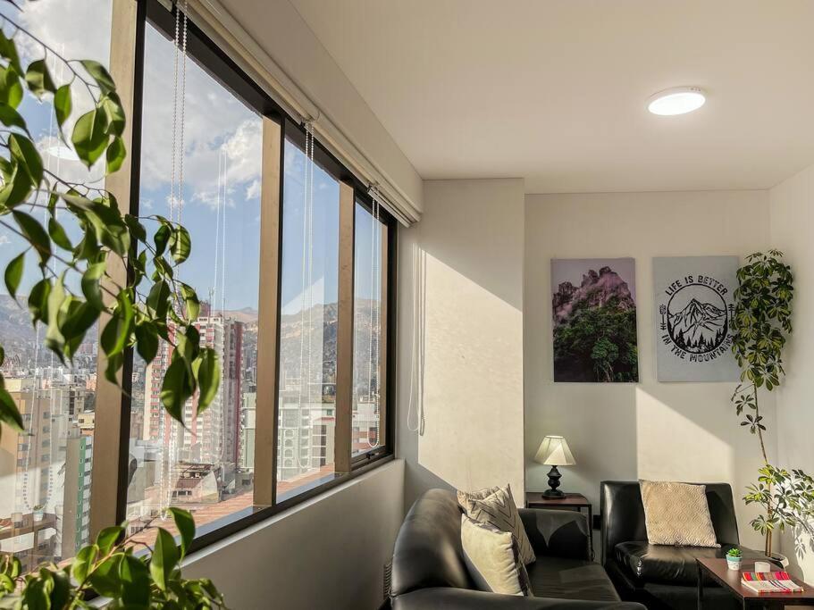 Sky Suites - Wonderful Spacious and Warm Apt with nice views in La Paz!