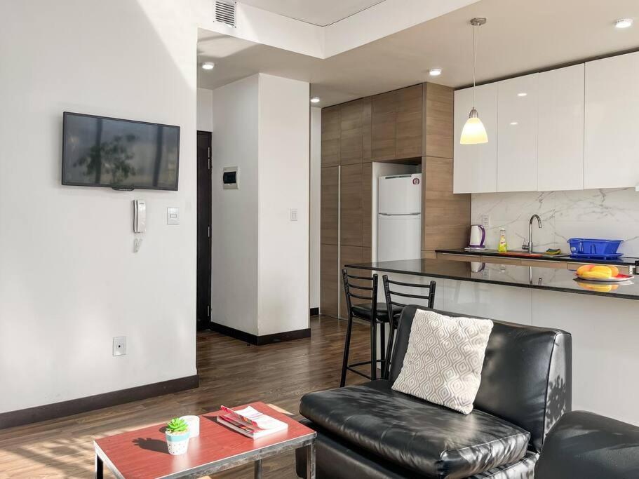 Sky Suites - Wonderful Spacious and Warm Apt with nice views in La Paz!