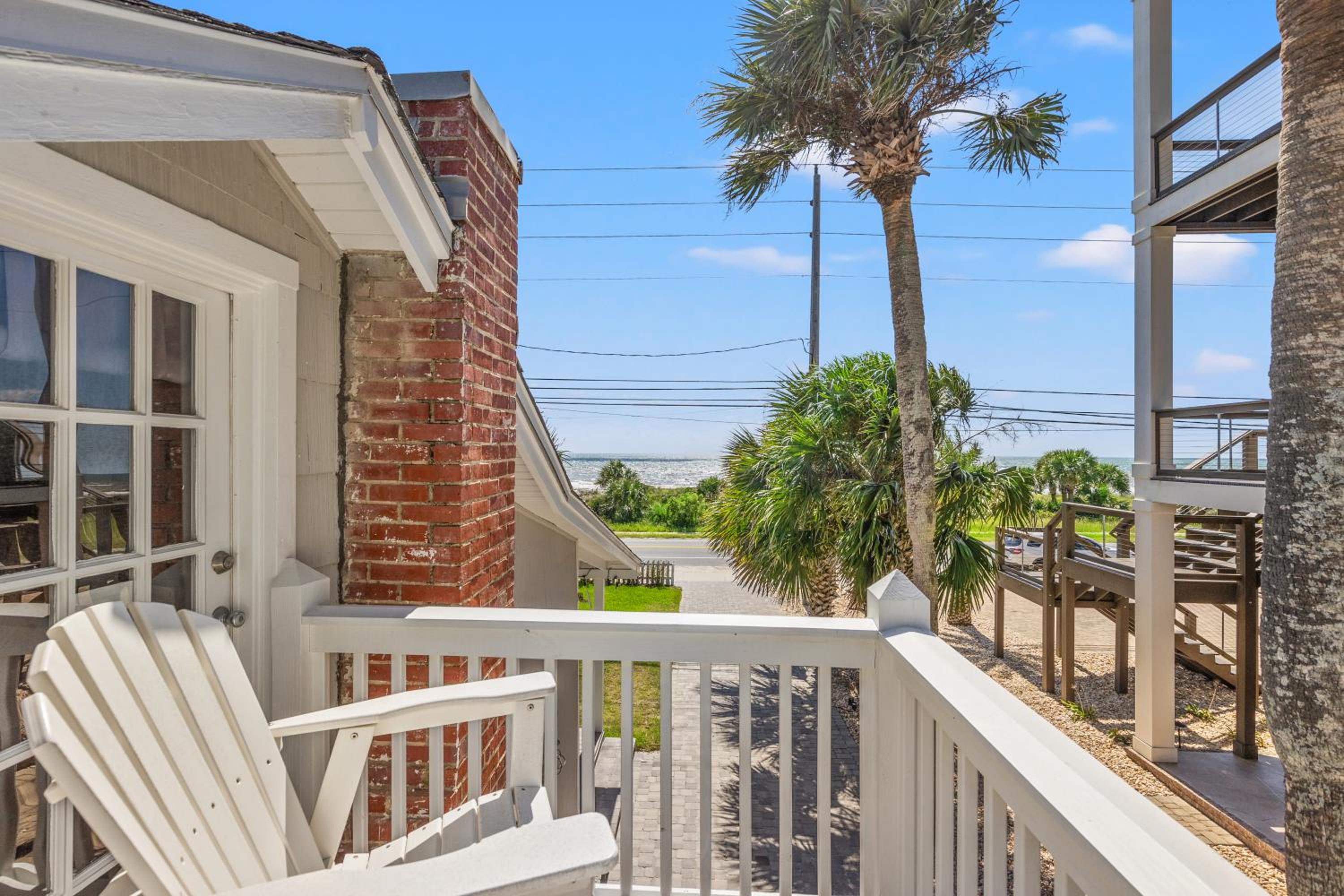 Cute Beach Cottage Steps to the Beach! Panama City Beach, FL! view 3