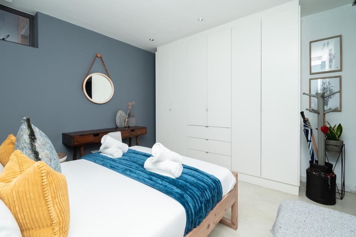 Stylish Green Point Apartment