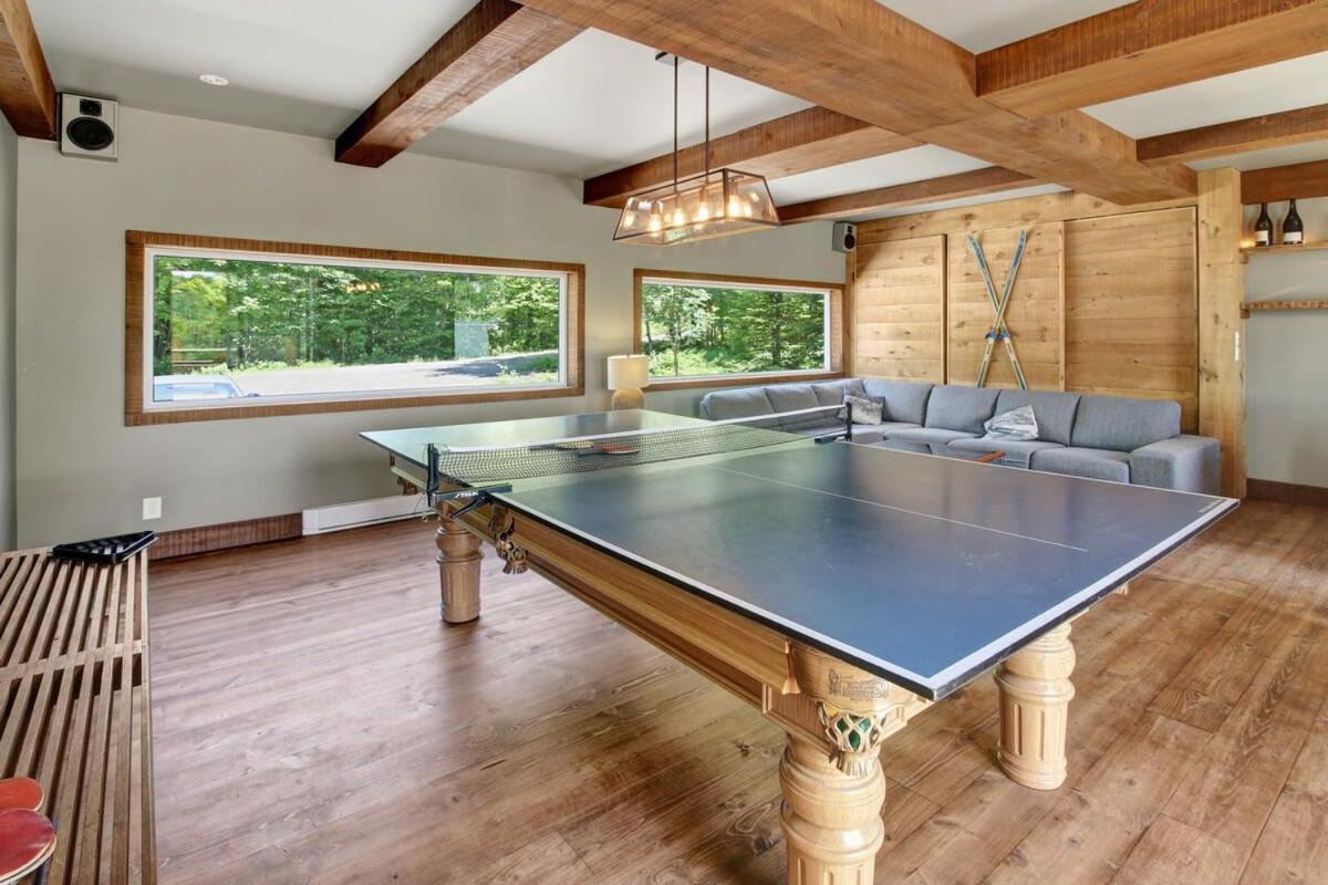 Blue Hill Pool spa game room mountain view