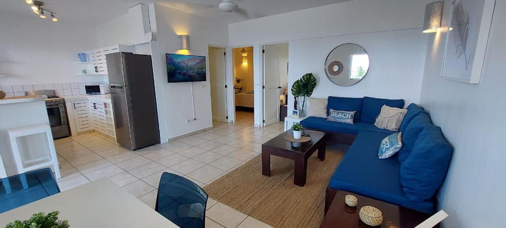 Beachfront Unit with Stunning Sunsets and Starlink Internet !