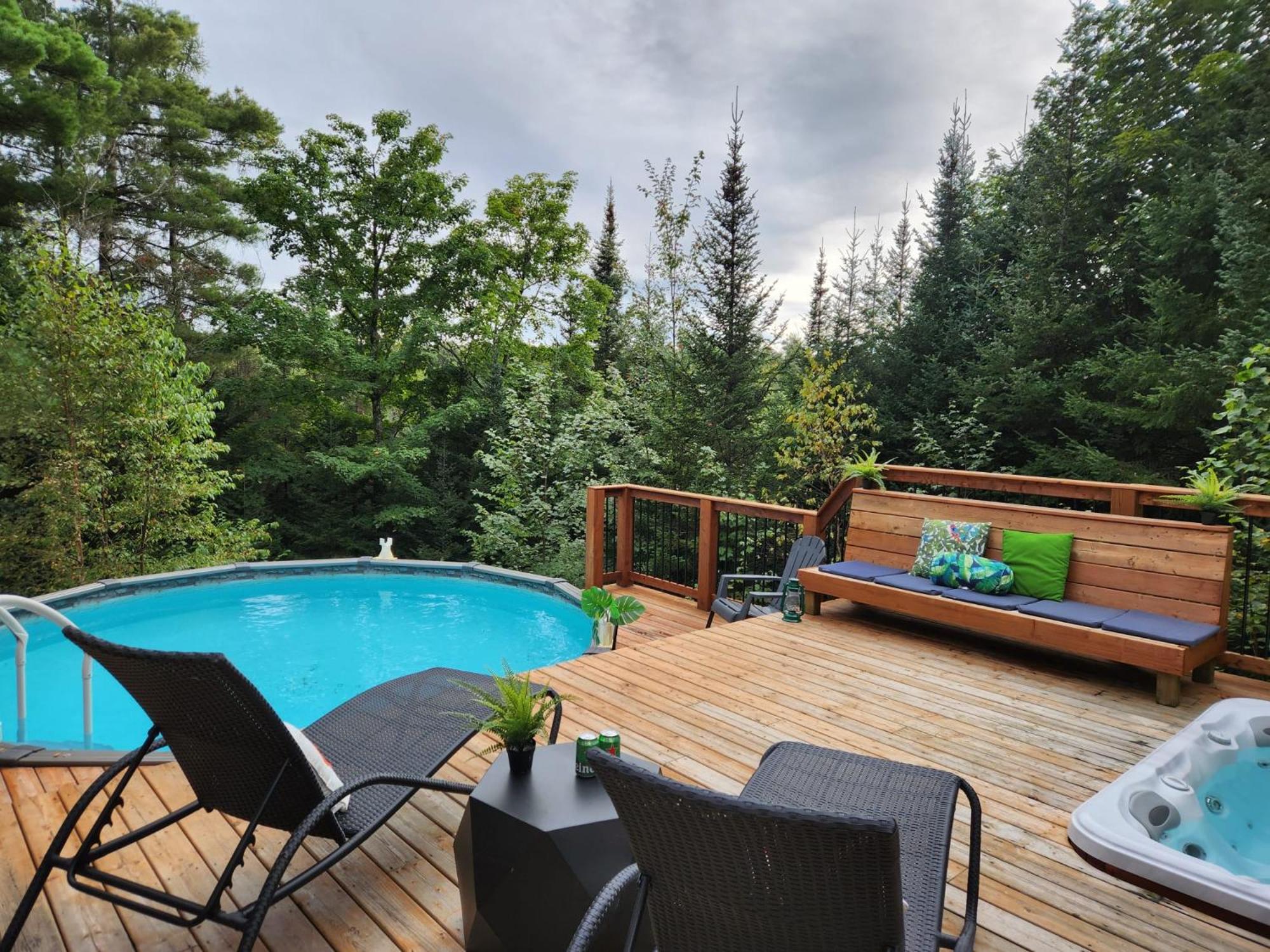 Blue Moose Private pool spa sauna lake access