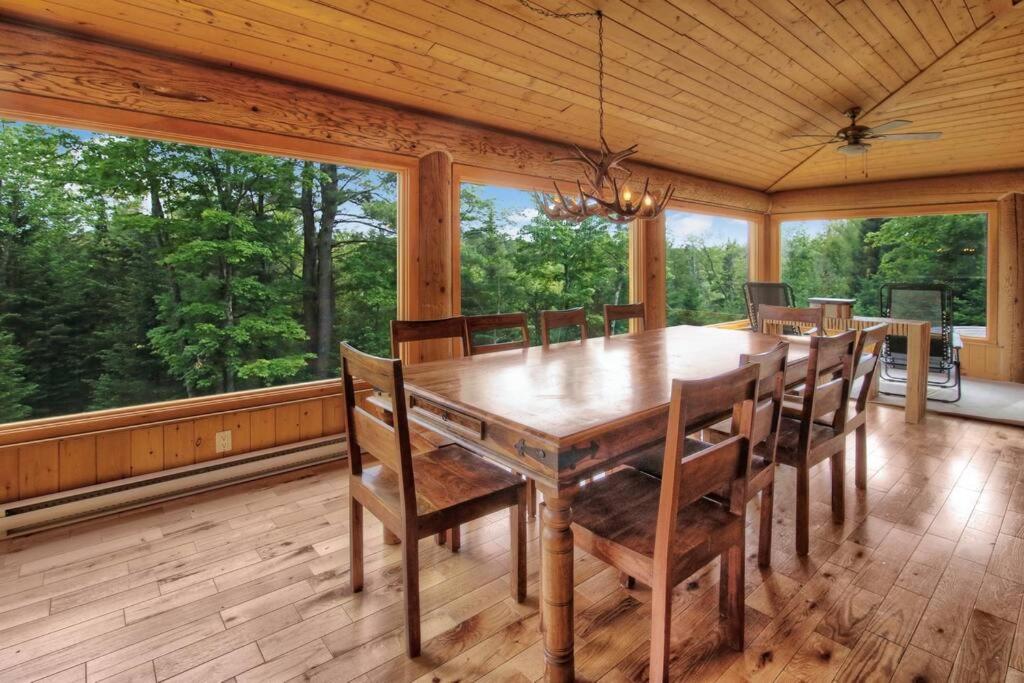 Blue Moose Private pool spa sauna lake access