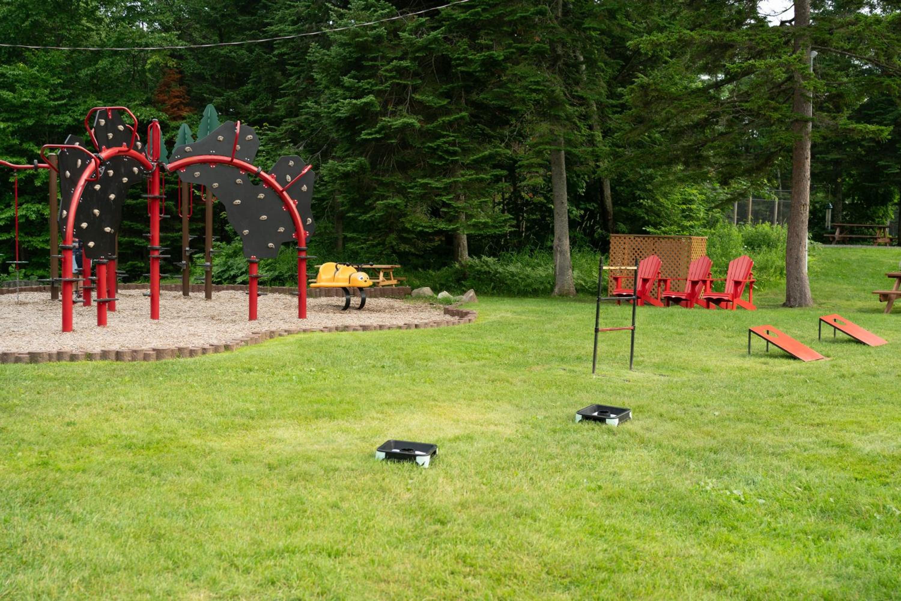 Blue Moose Private pool spa sauna lake access