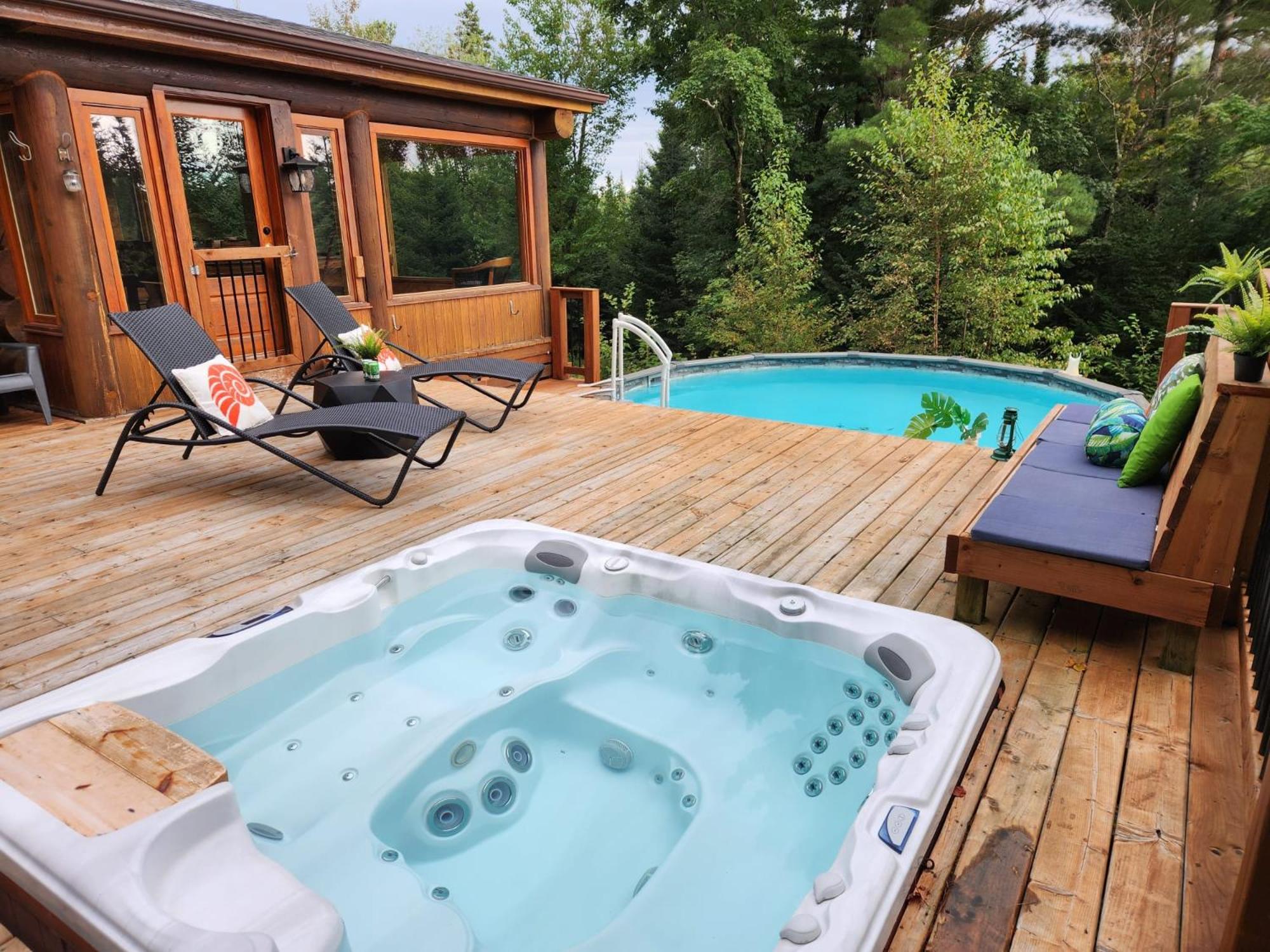 Blue Moose Private pool spa sauna lake access