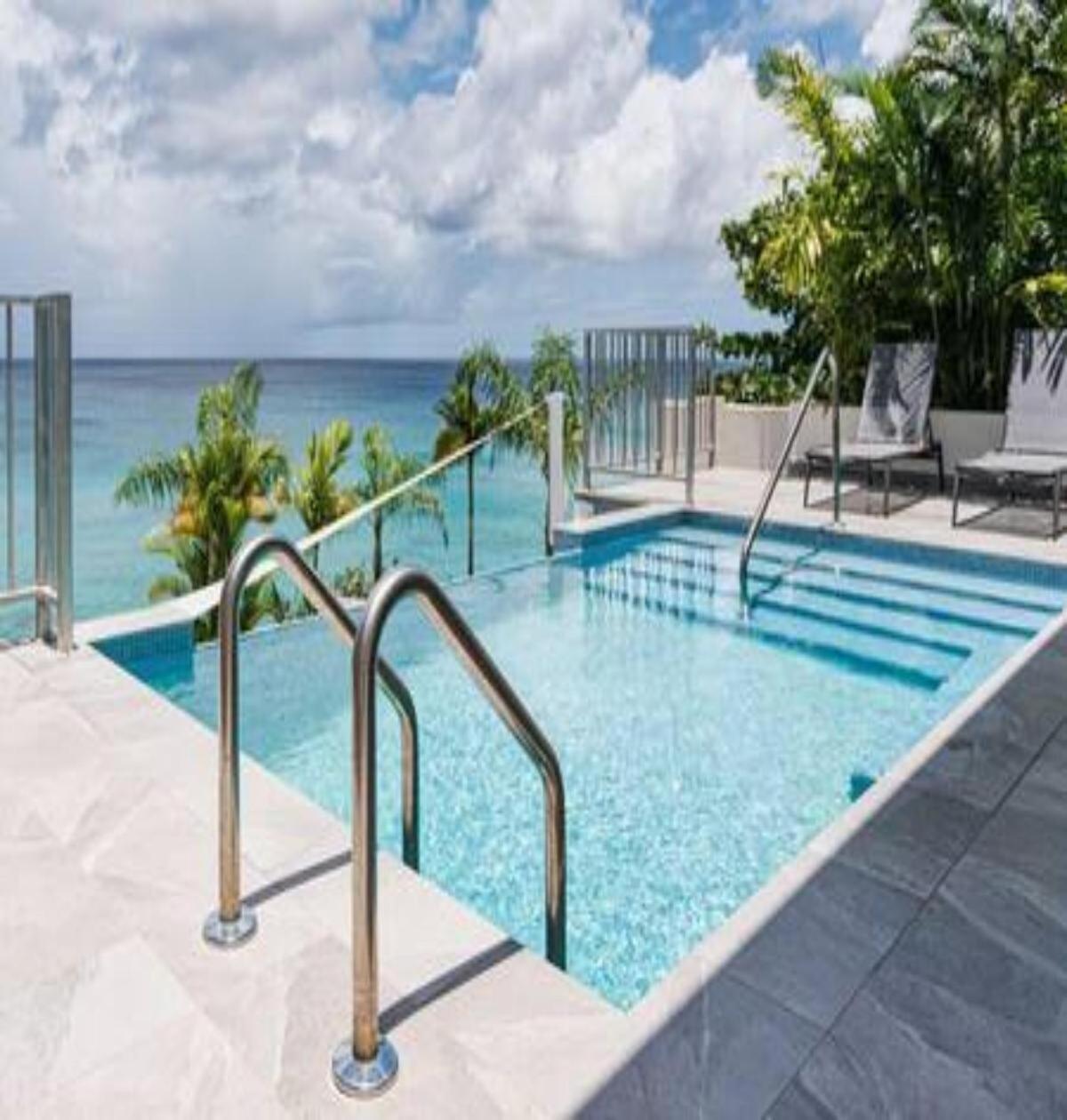 Villa Francoise - 4 bedroom beachfront w pool