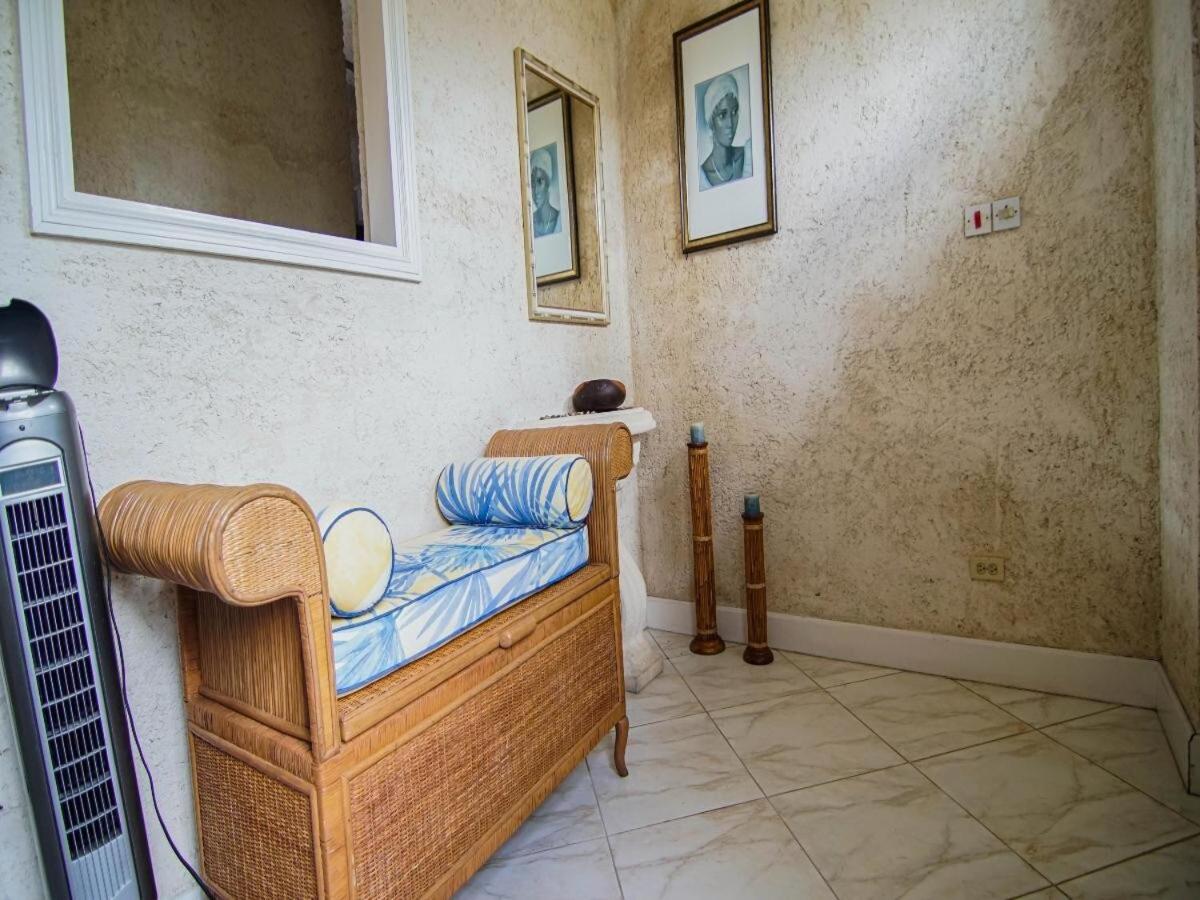 Sea Cruise Barbados - 5 BR villa w Staff