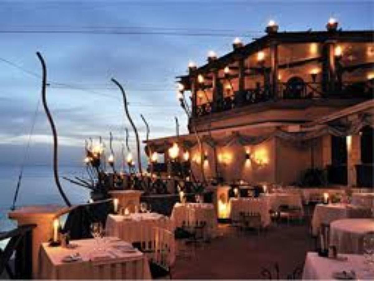 Sea Cruise Barbados - 5 BR villa w Staff