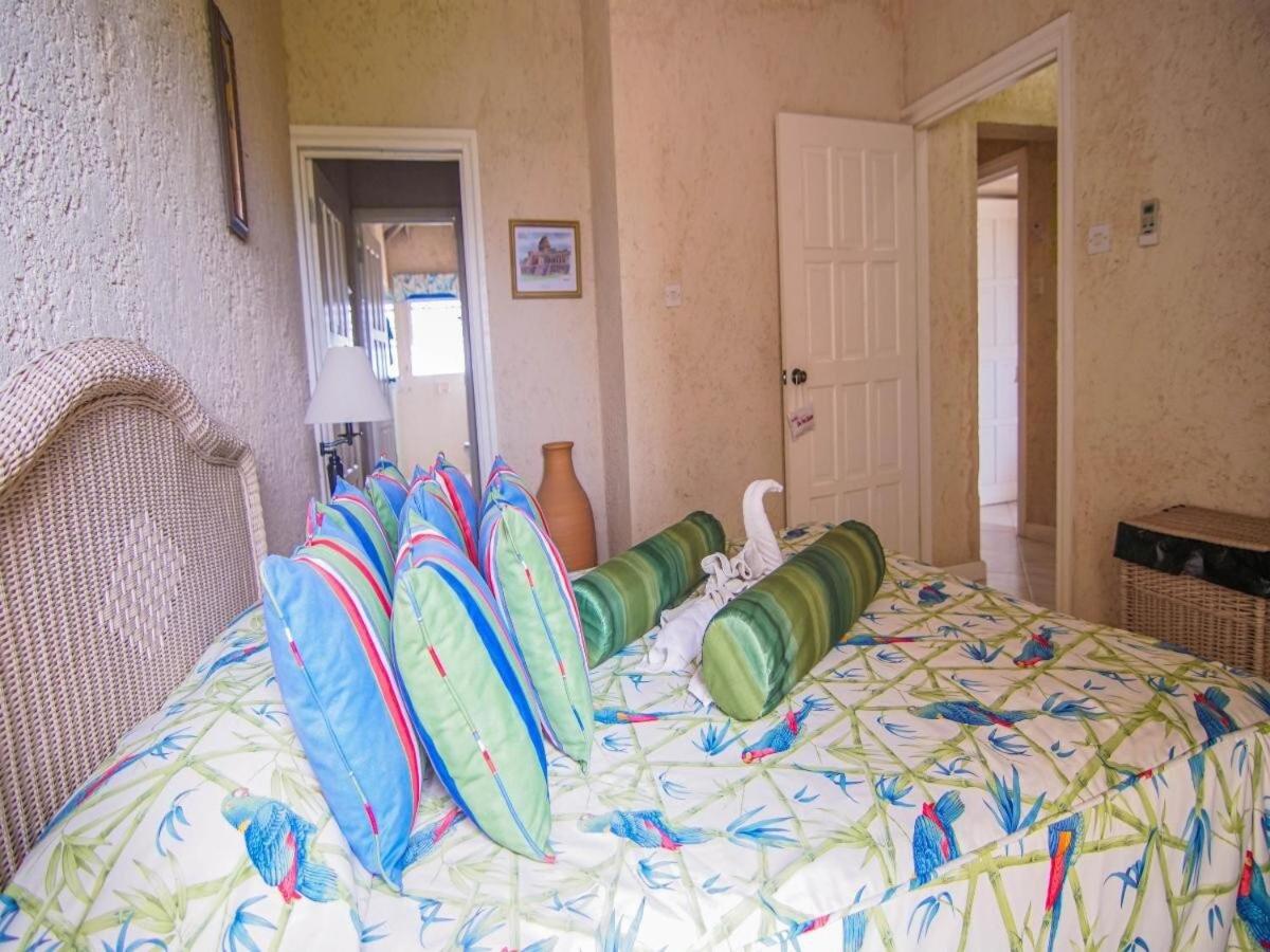 Sea Cruise Barbados - 5 BR villa w Staff