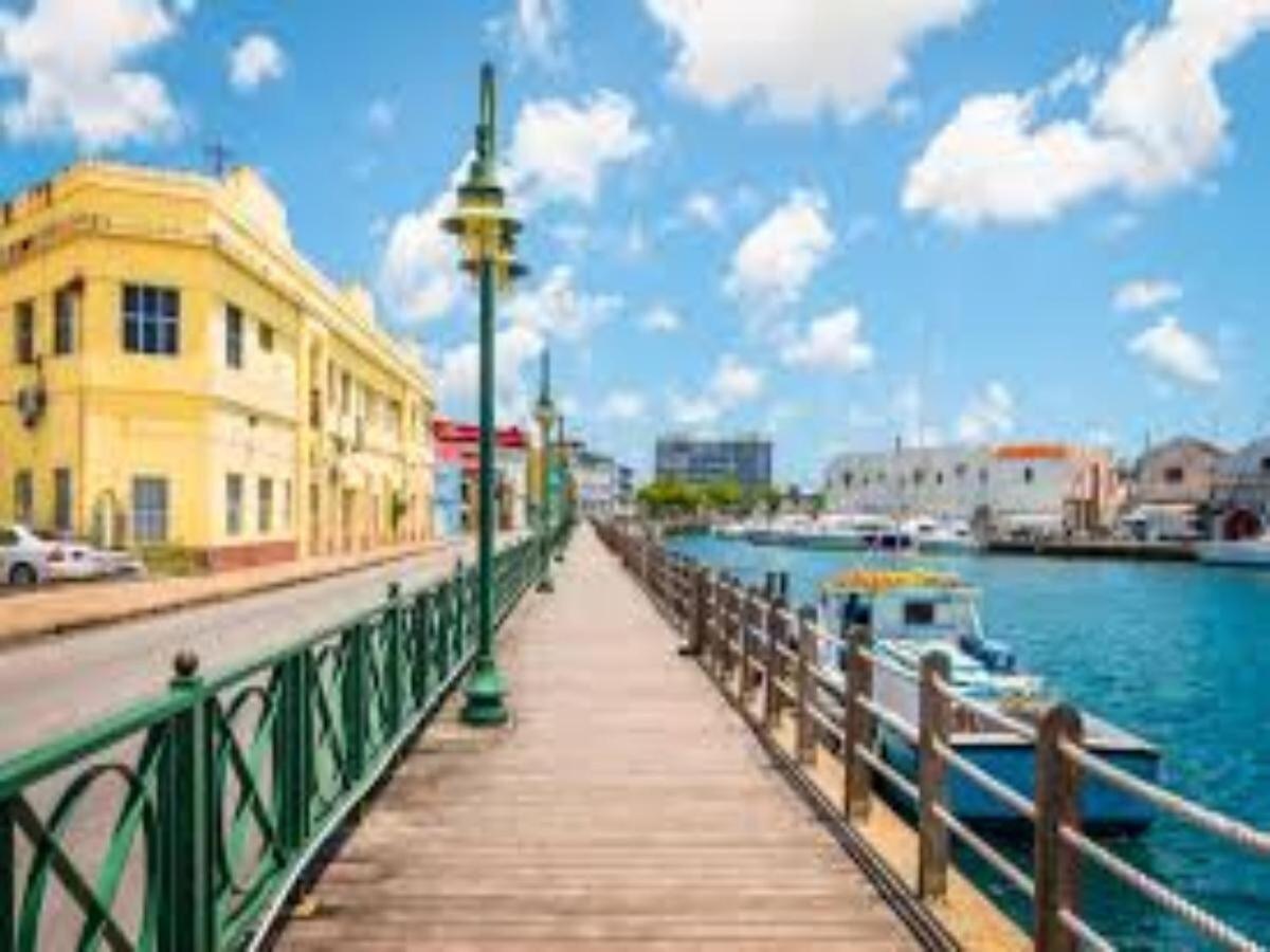 Sea Cruise Barbados - 5 BR villa w Staff