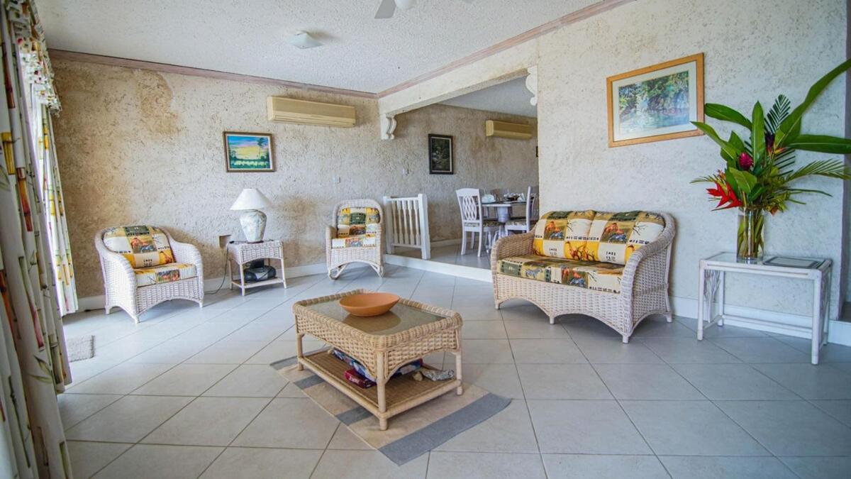 Sea Bliss Barbados ·-3 BR Villa w staff