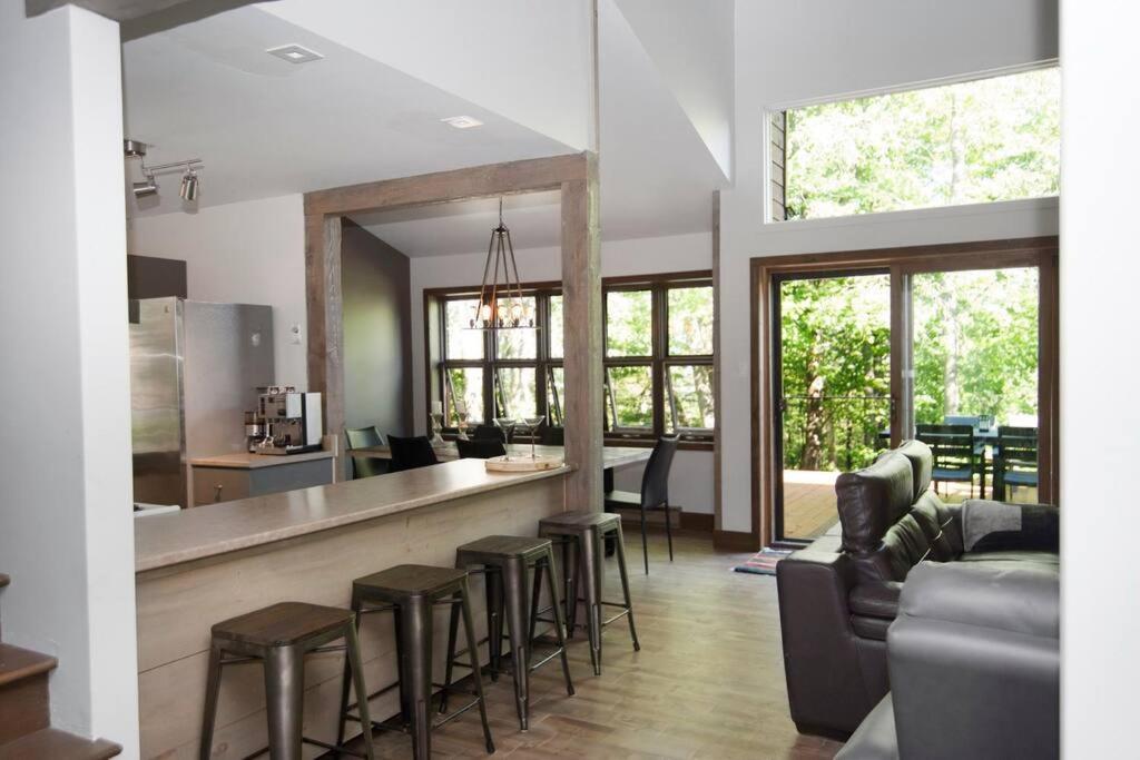 Cozy Cottage Spa and patio