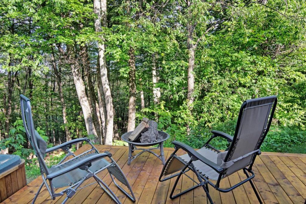 Cozy Cottage Spa and patio