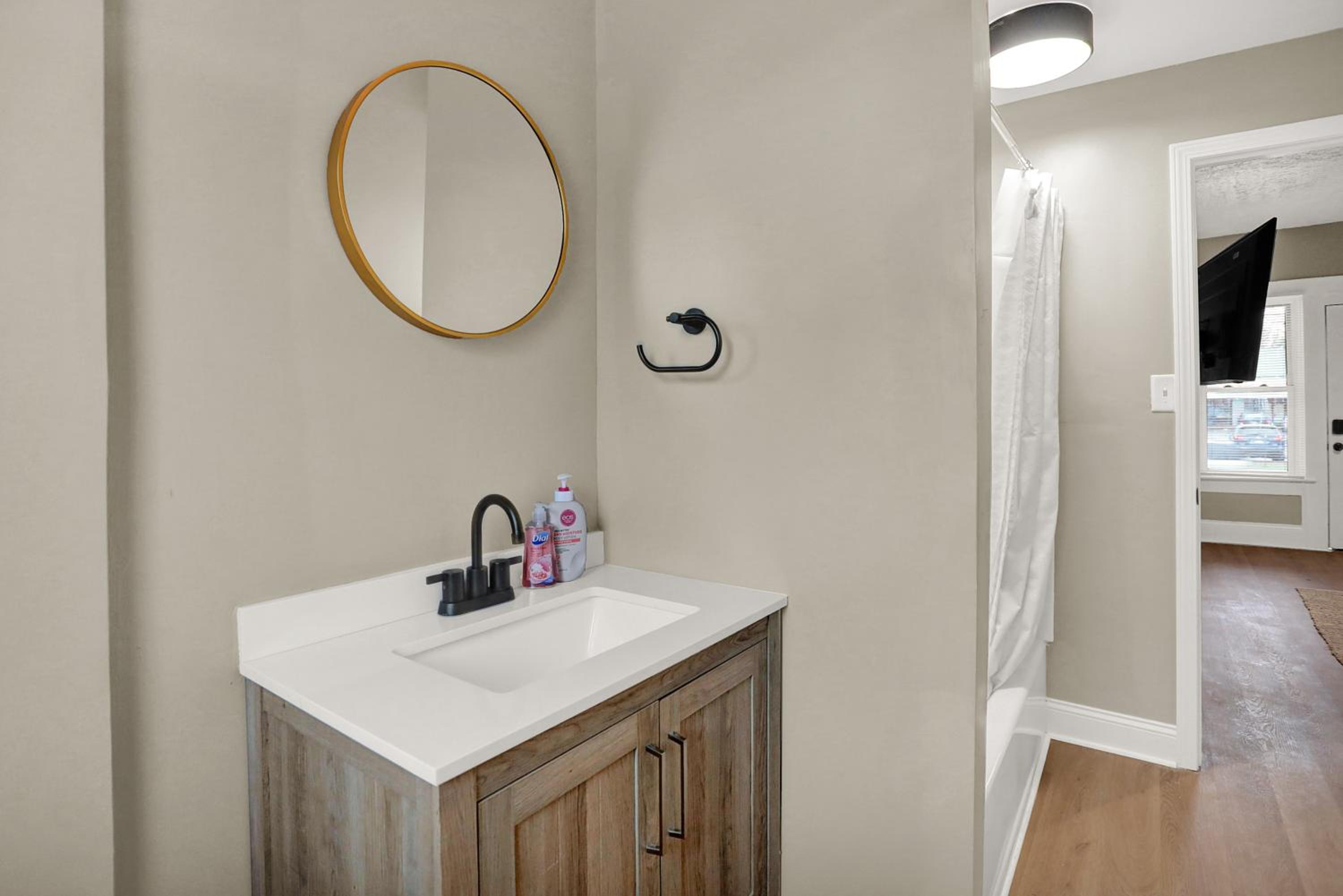 Prime 2BR Gem, Near Convention Hub! view 2