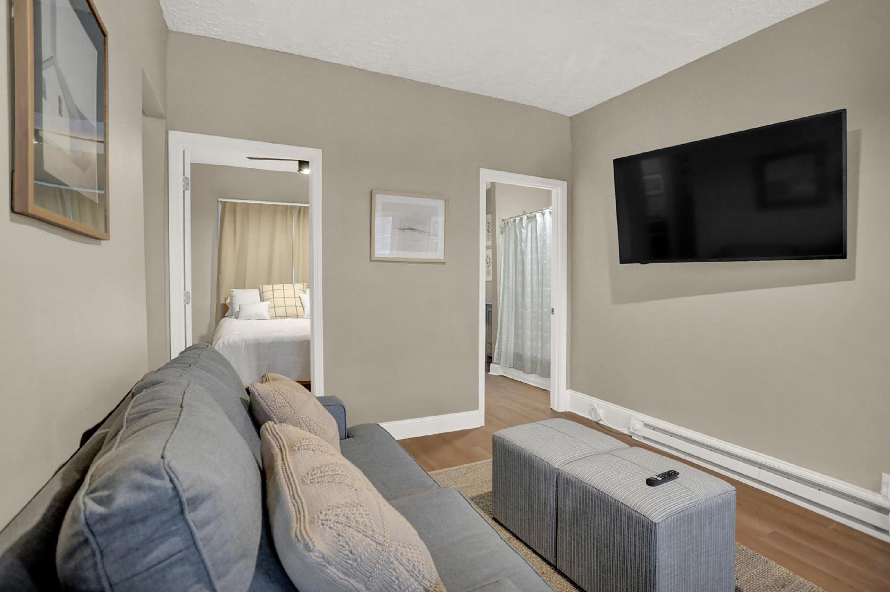 Prime 2BR Gem, Near Convention Hub! view 3