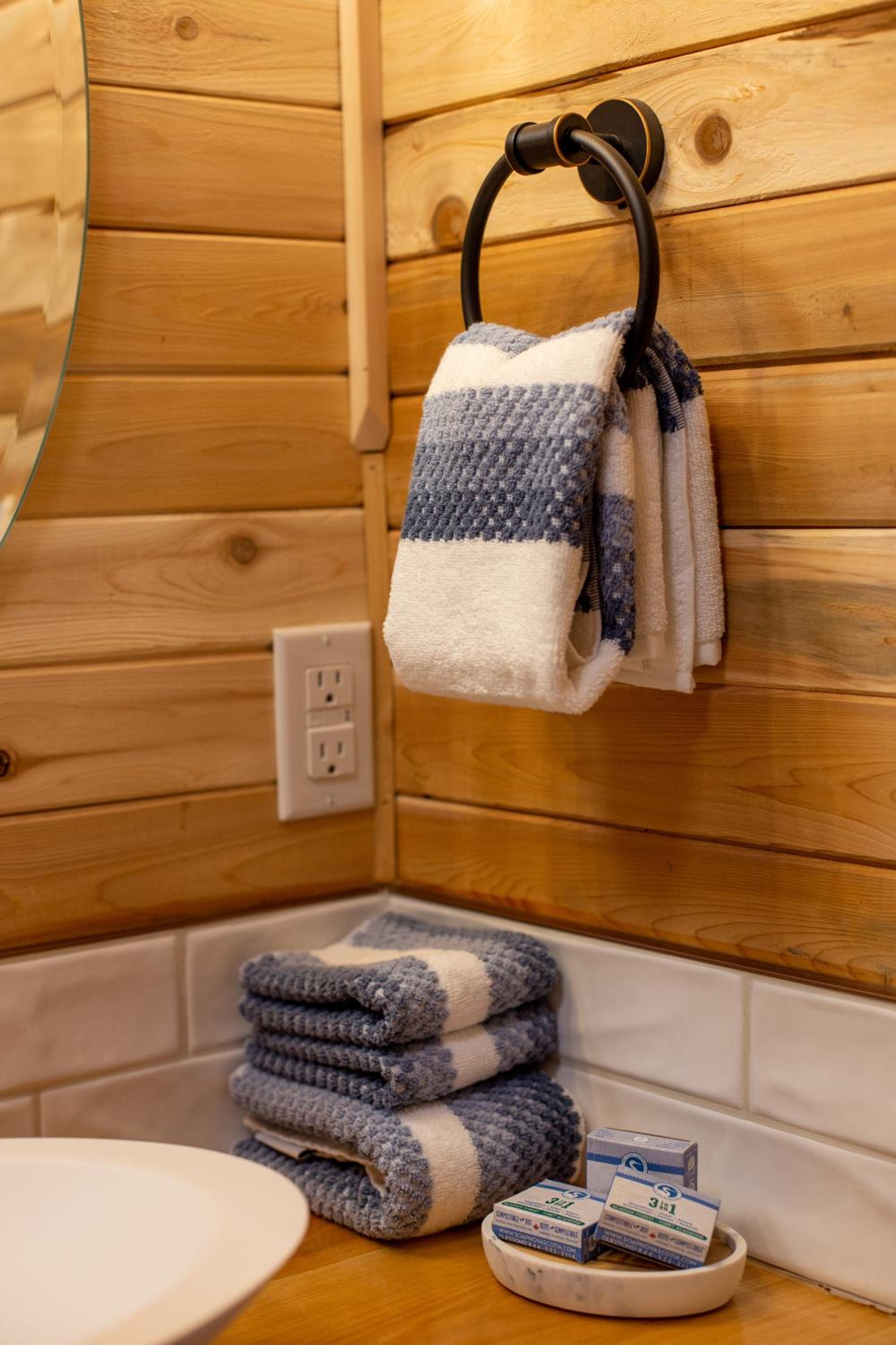 Cove & Sea Cabin