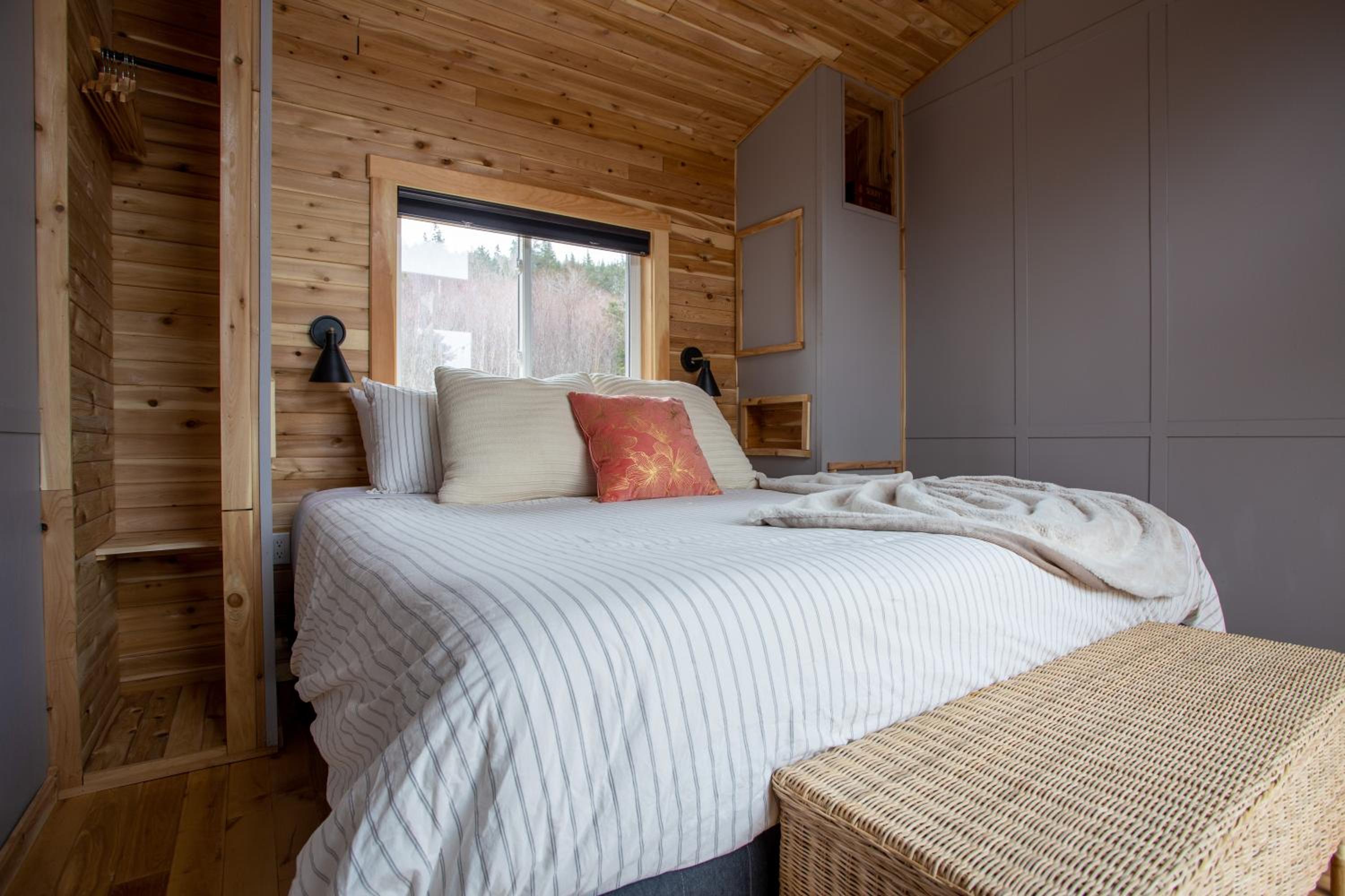 Cove & Sea Cabin