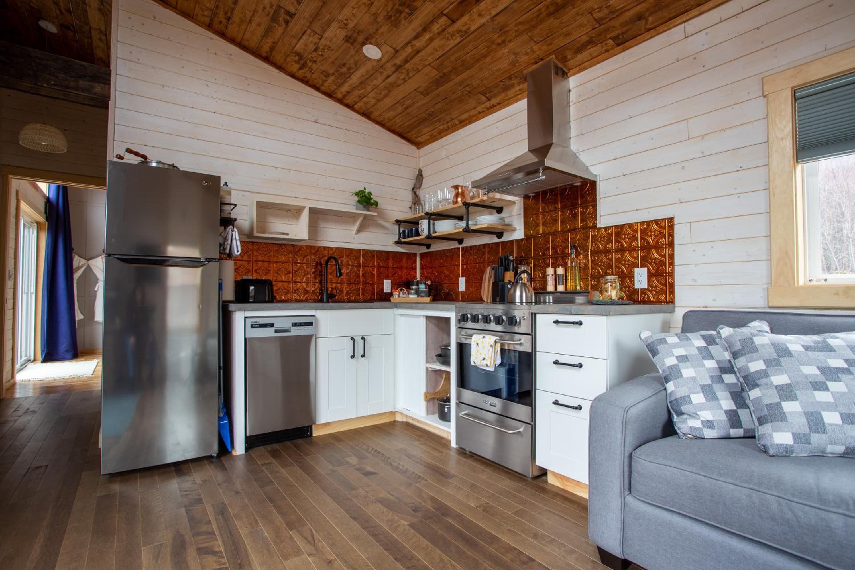 Cove & Sea Cabin