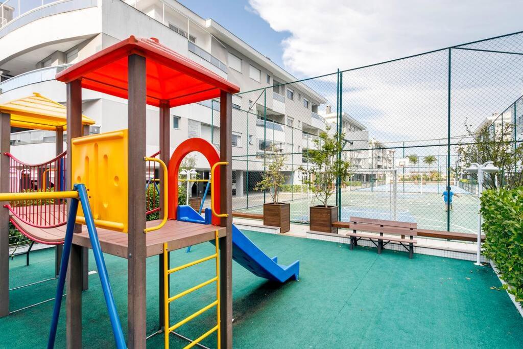 Privilegiada Cobertura frente para o mar com piscina privativa