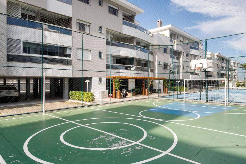 Privilegiada Cobertura frente para o mar com piscina privativa