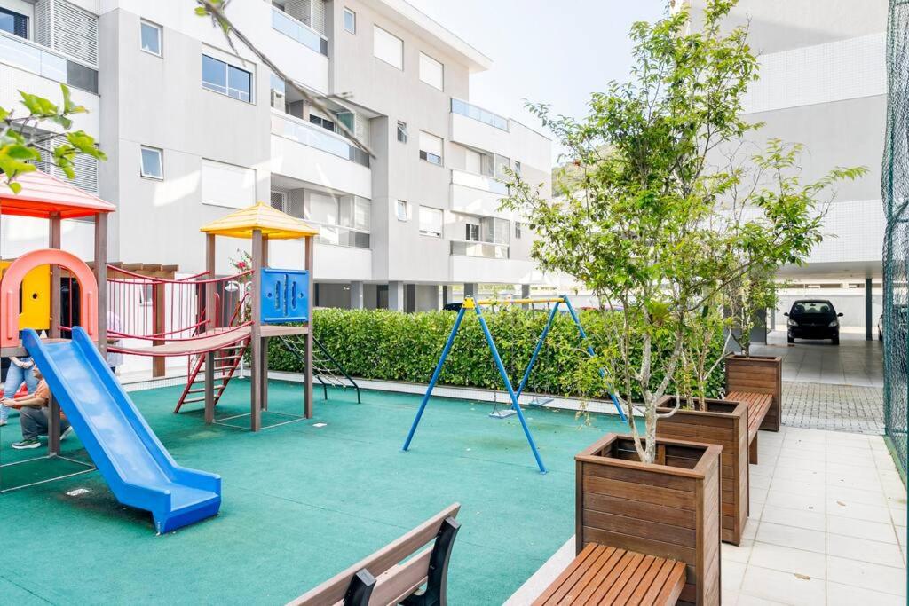 Privilegiada Cobertura frente para o mar com piscina privativa