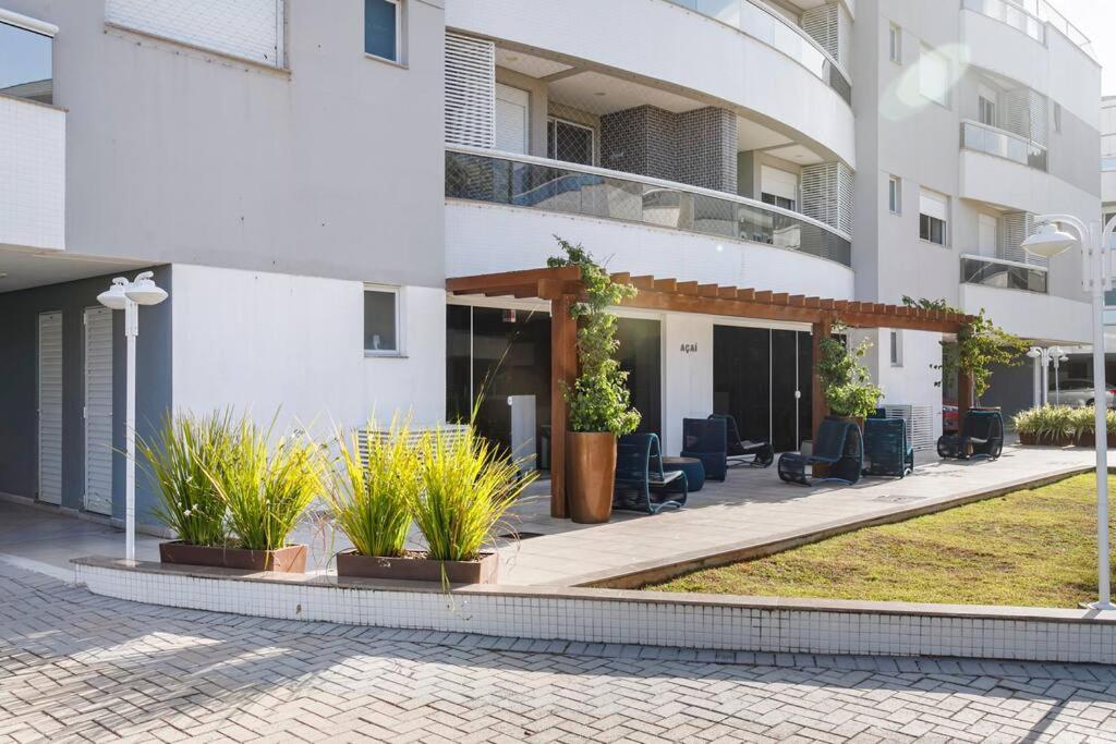 Privilegiada Cobertura frente para o mar com piscina privativa