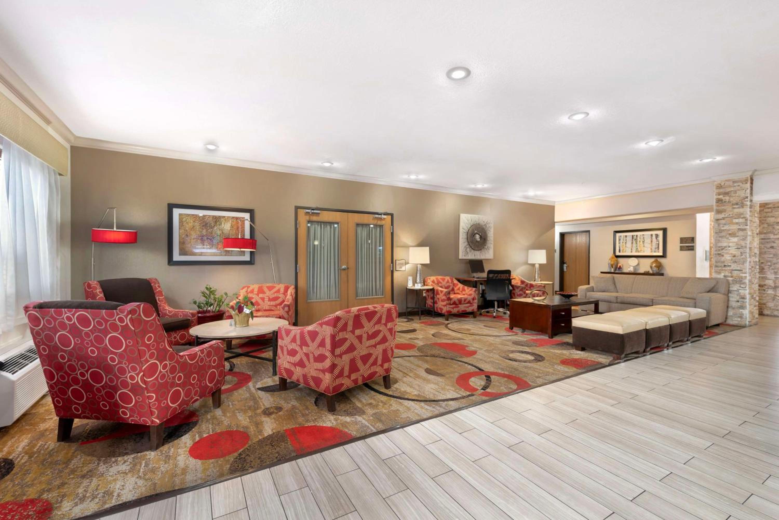 Best Western Plus Eagleridge Inn & Suites