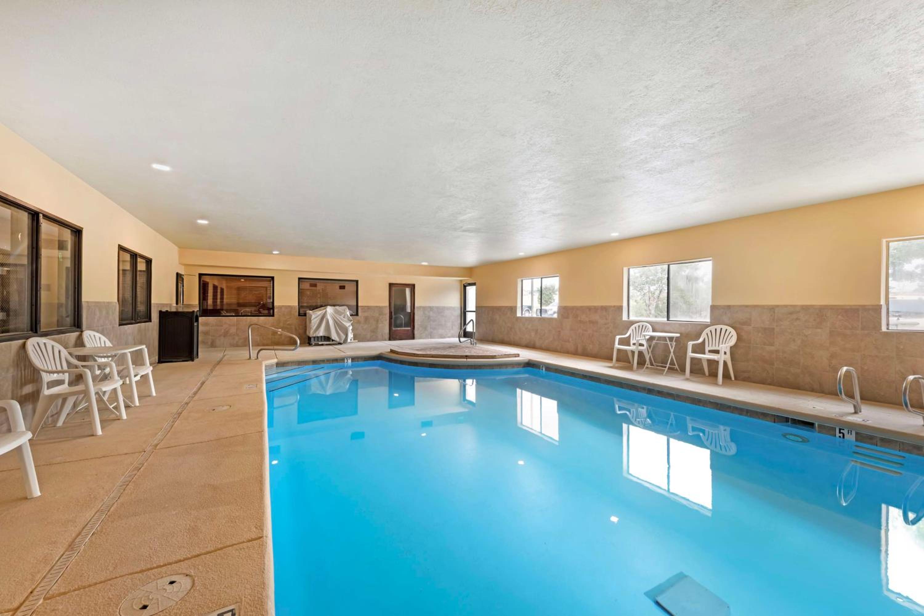 Best Western Plus Eagleridge Inn & Suites