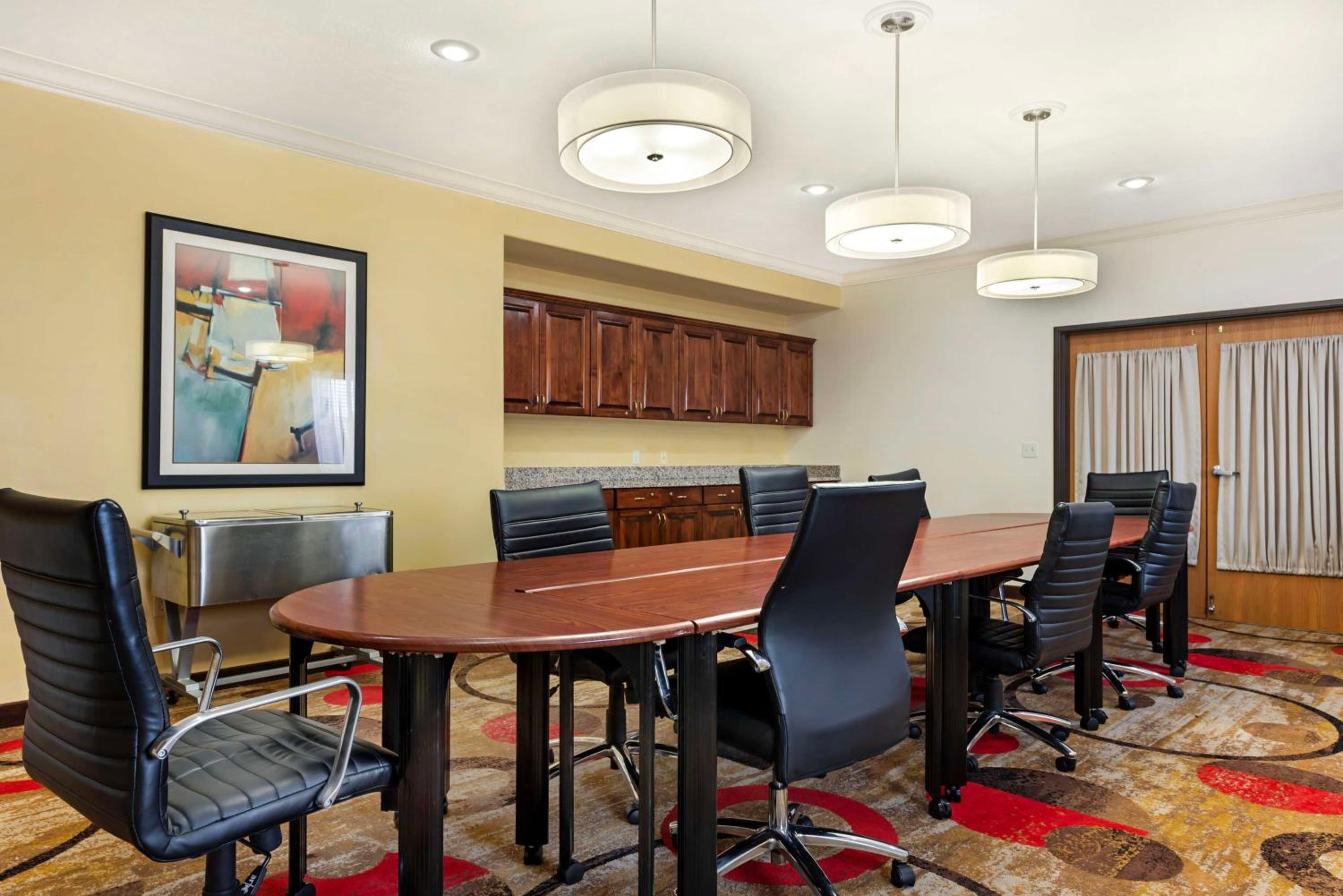 Best Western Plus Eagleridge Inn & Suites