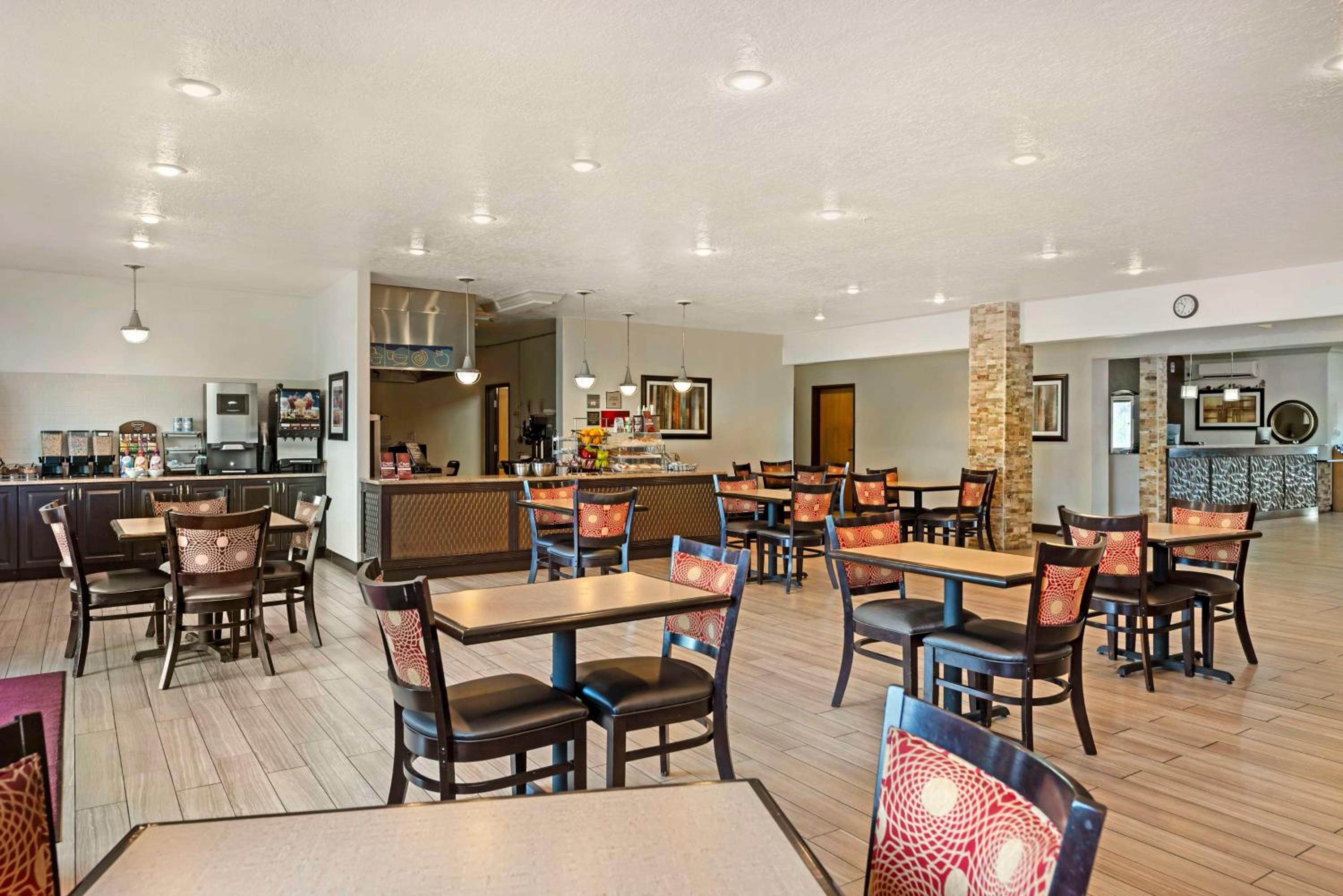 Best Western Plus Eagleridge Inn & Suites