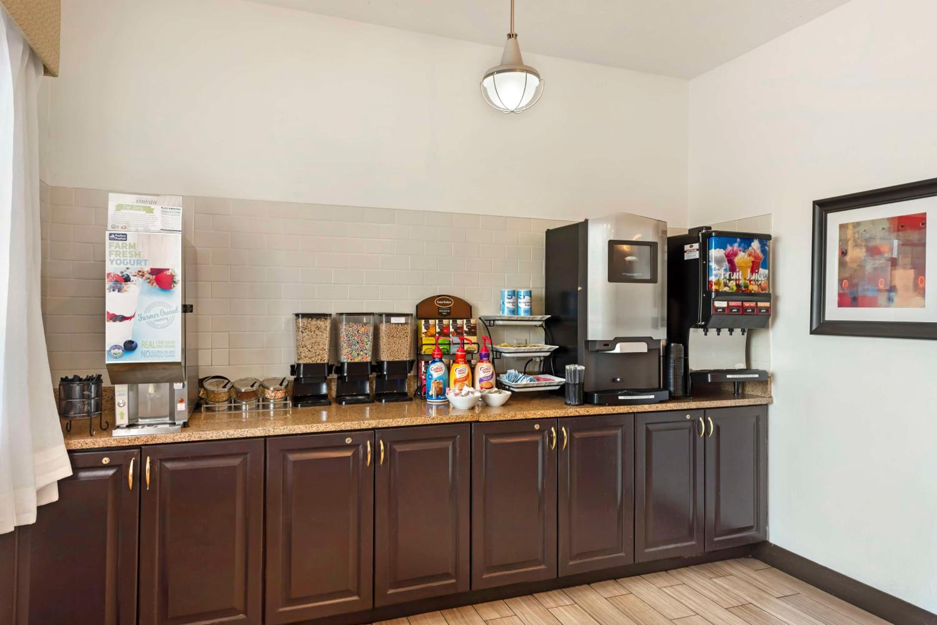 Best Western Plus Eagleridge Inn & Suites