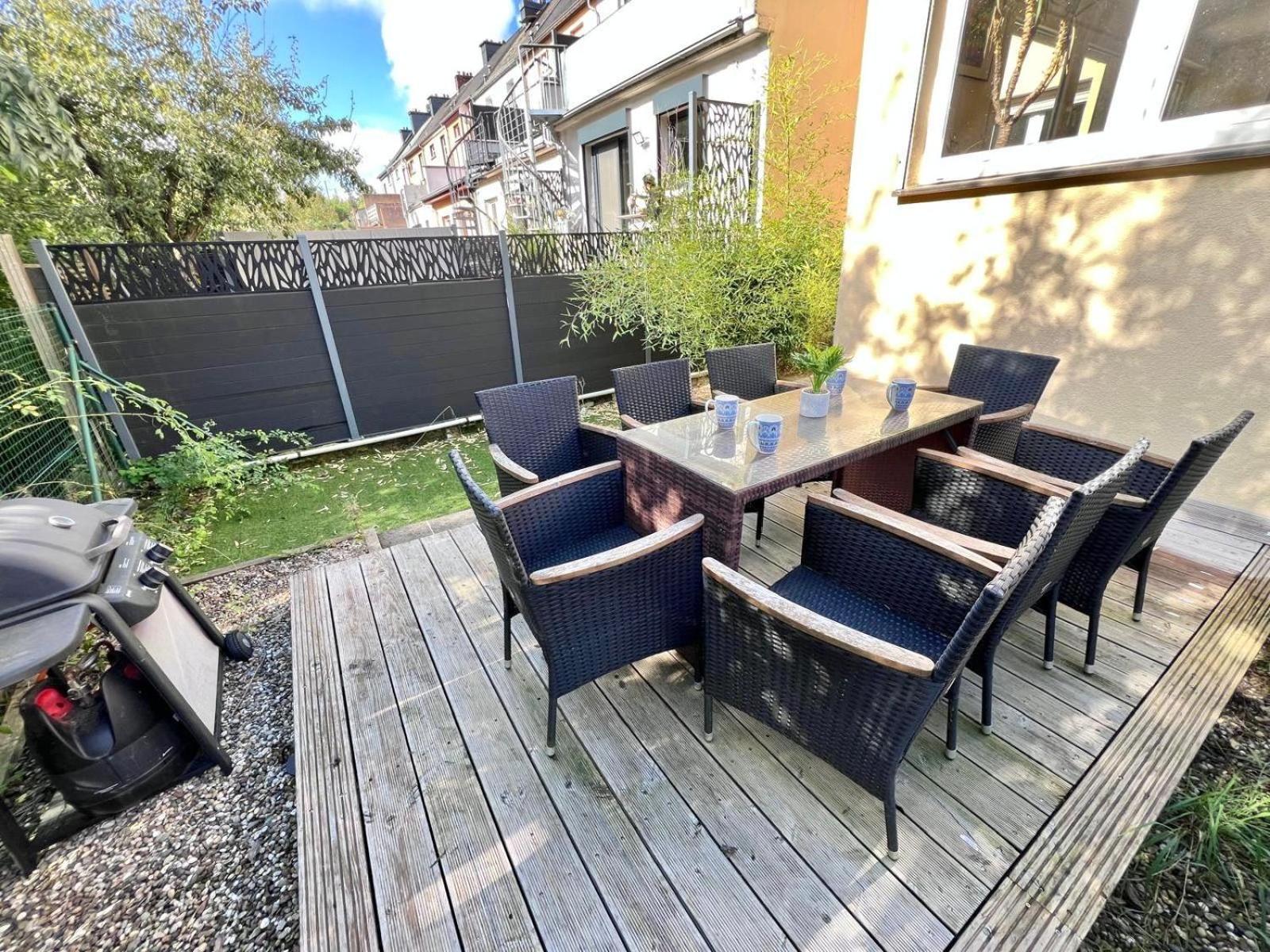 Charming 5bedroom Home with gym,garden,parking&terrace-HOL15 view 2