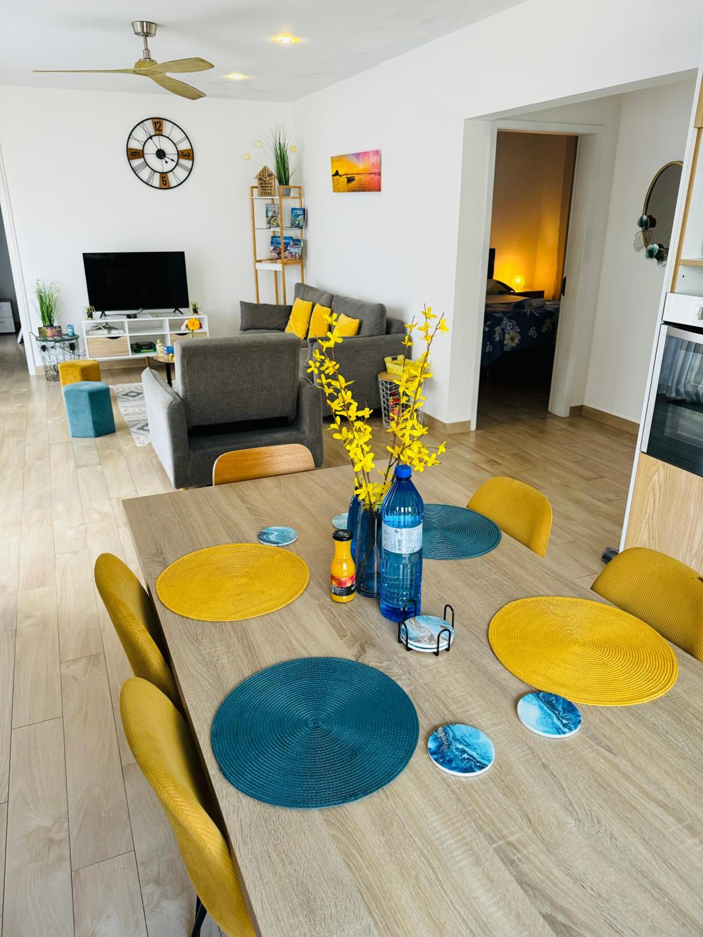 Sunny Side Up - Private 3BR villa with pool view 4